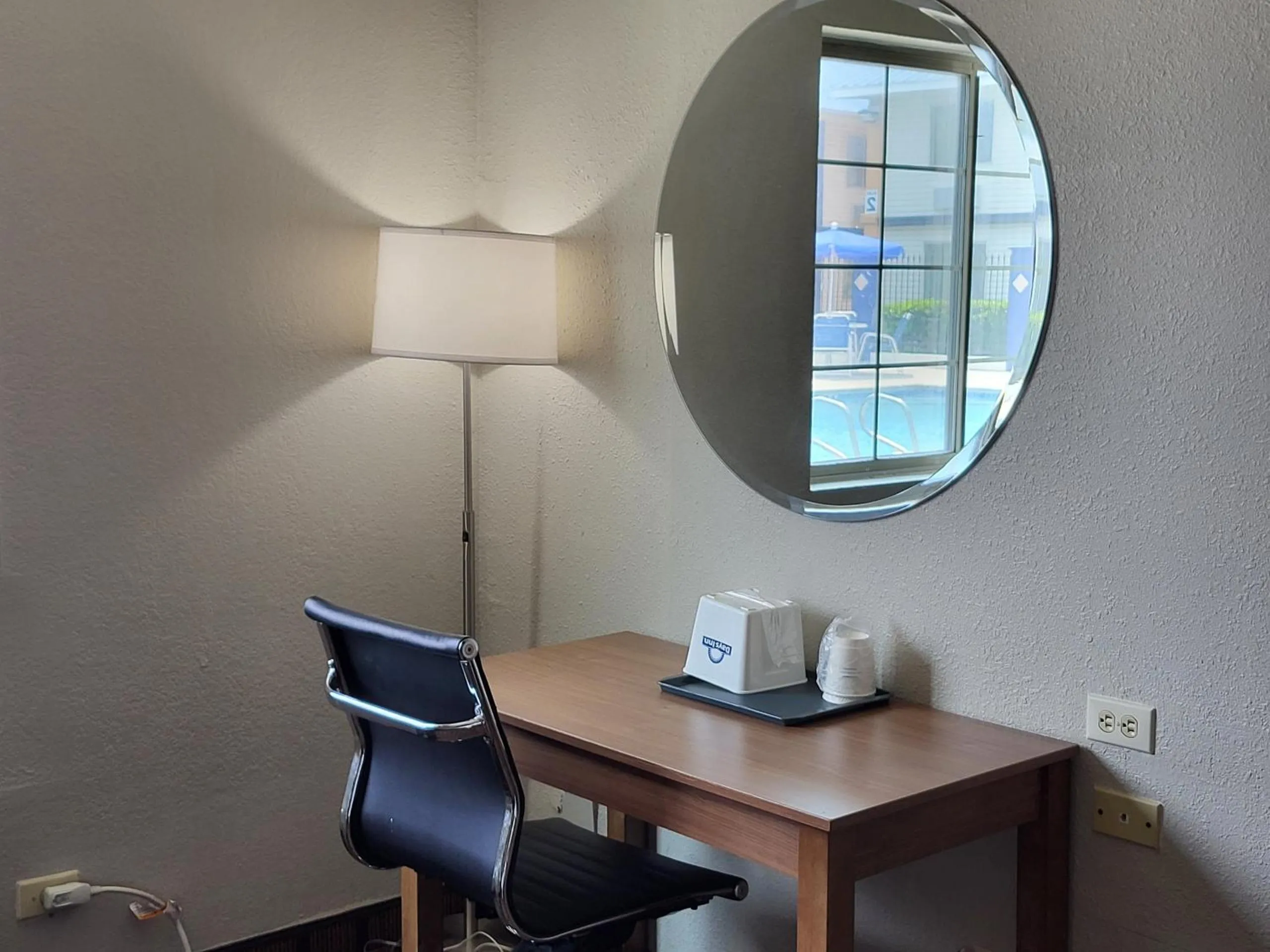 Bedroom in Days Inn & Suites by Wyndham Laredo