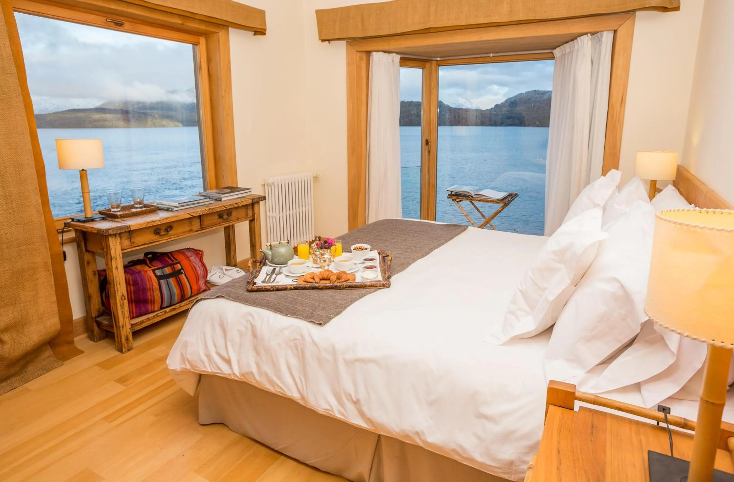 Bedroom, Bed in Correntoso Lake & River Hotel