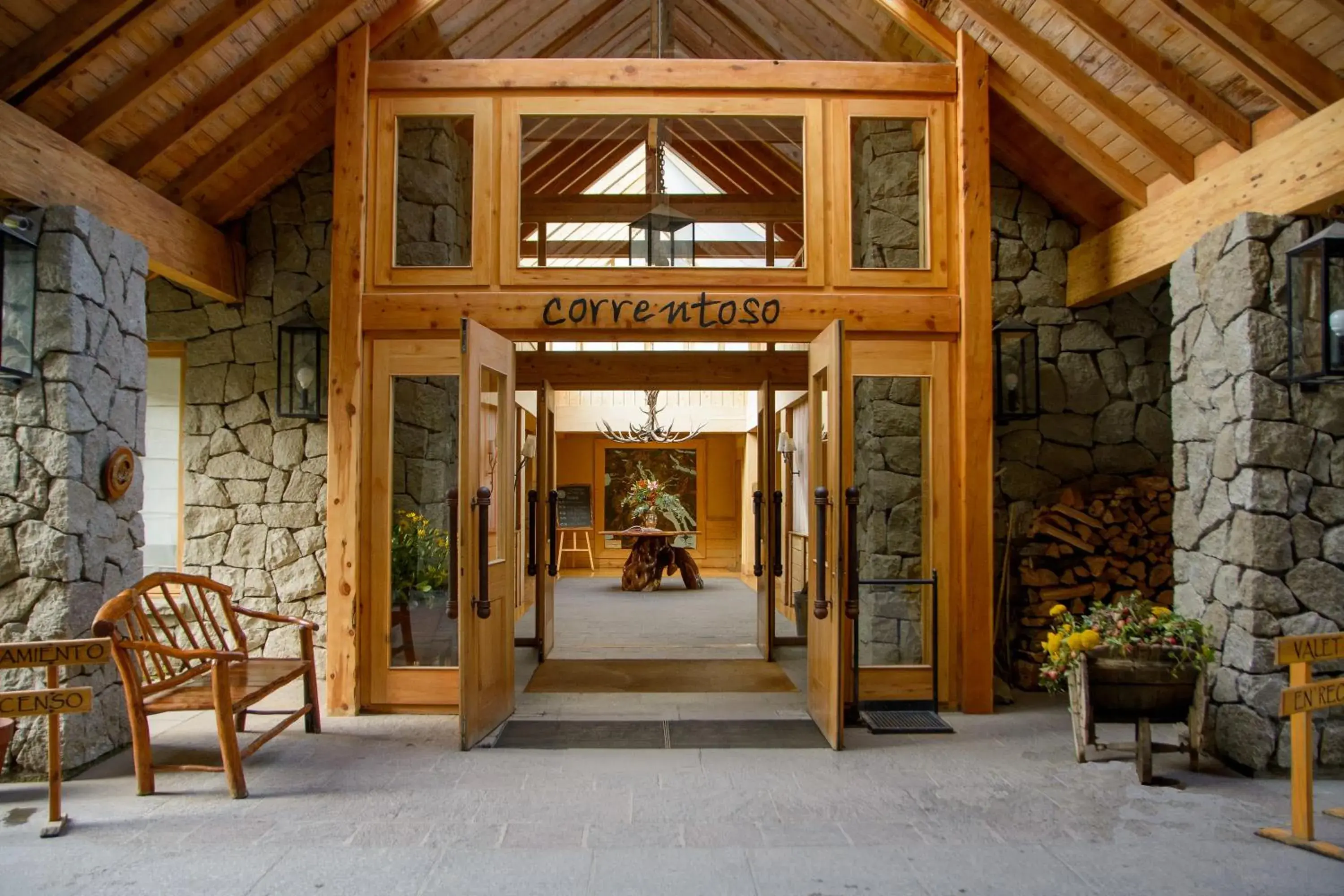 Facade/entrance in Correntoso Lake & River Hotel Facade/entrance in Correntoso Lake & River Hotel