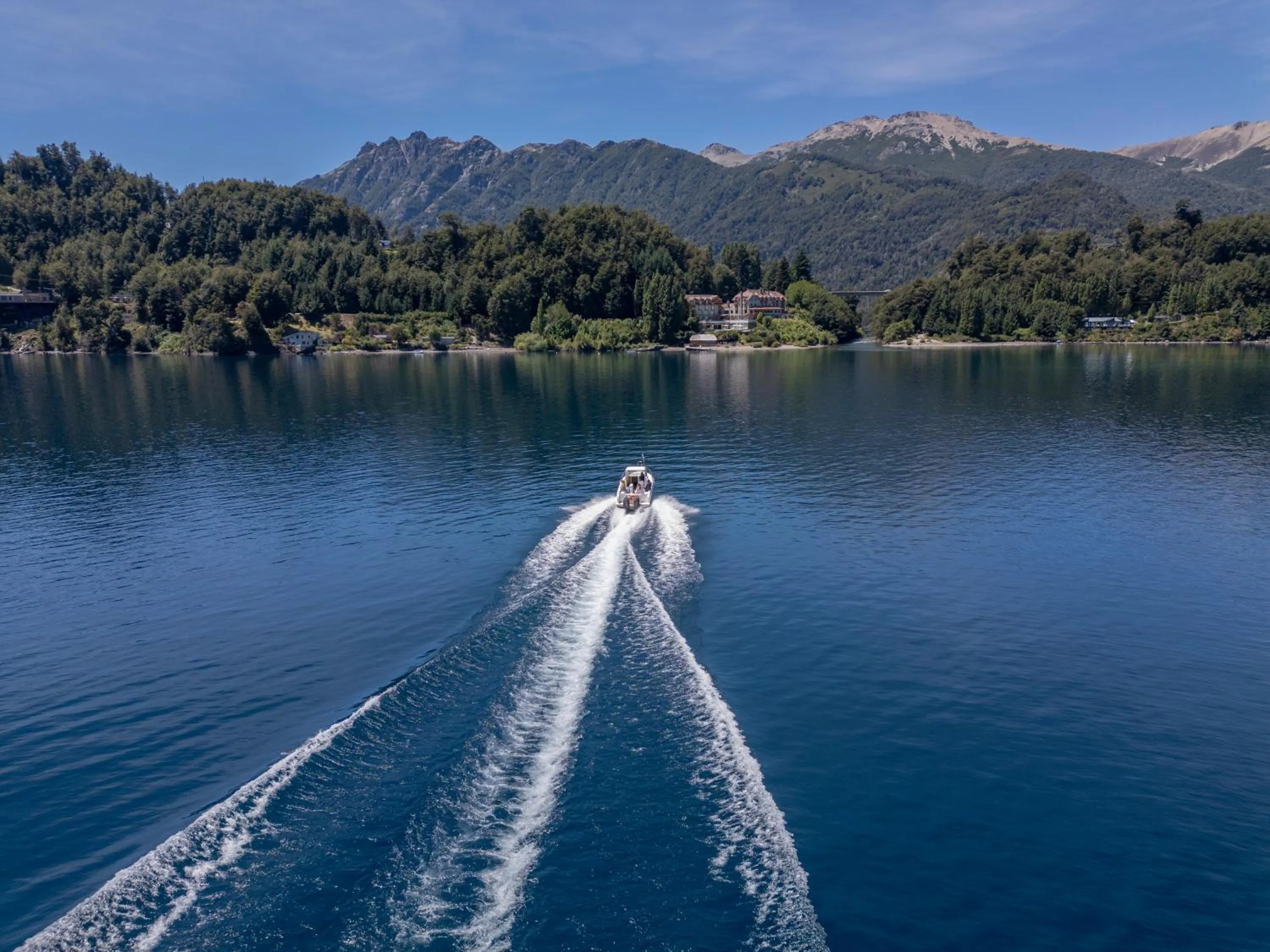 Property building in Correntoso Lake & River Hotel