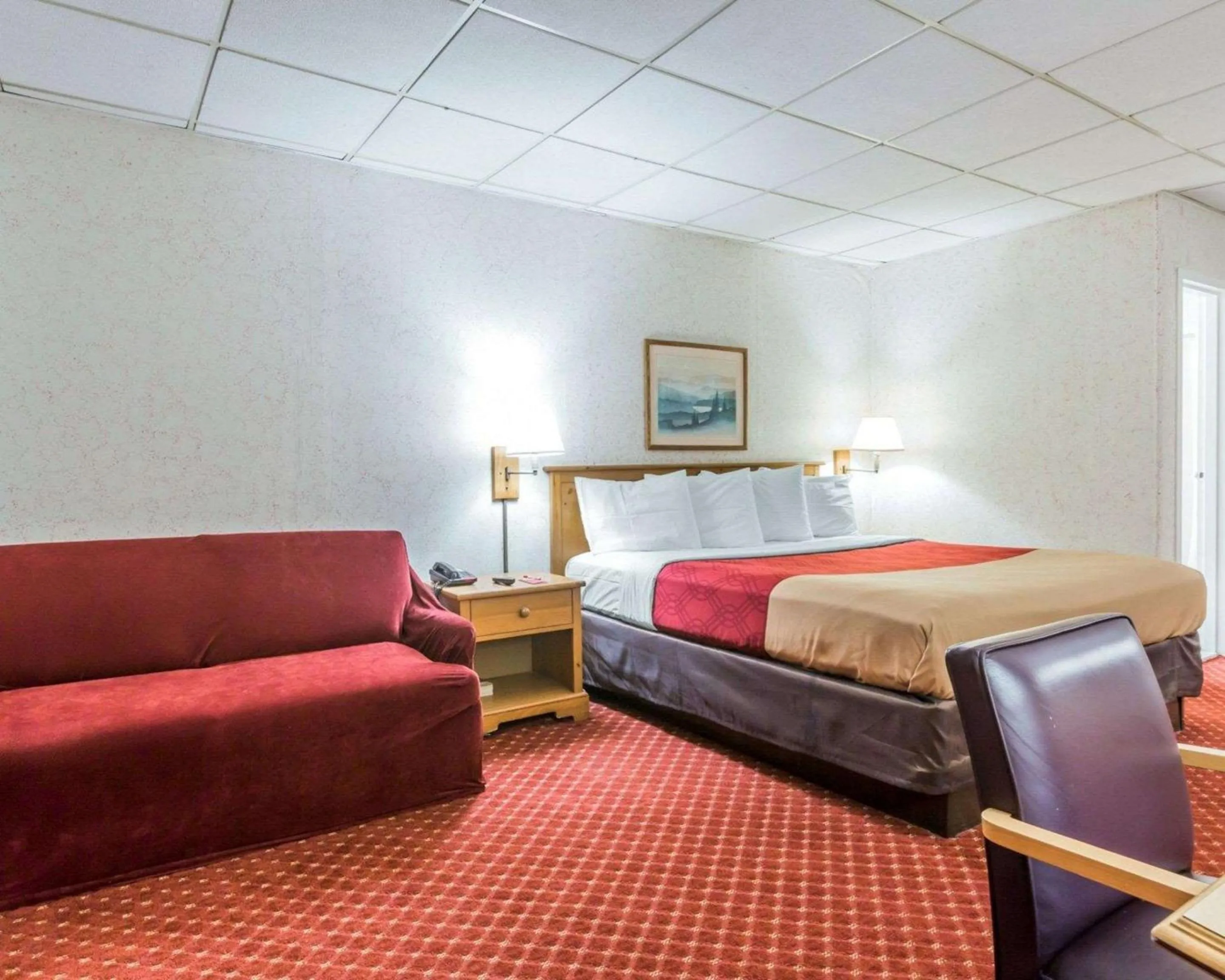 Photo of the whole room in Econo Lodge Stewart International Airport