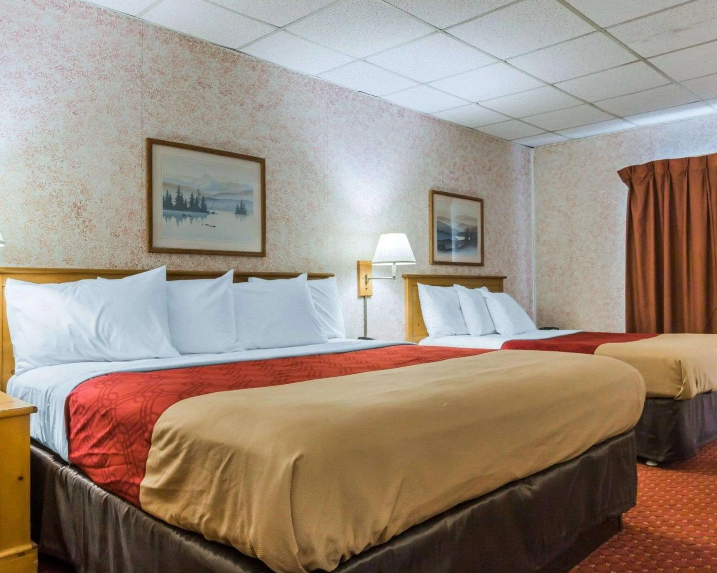 Photo of the whole room in Econo Lodge Stewart International Airport