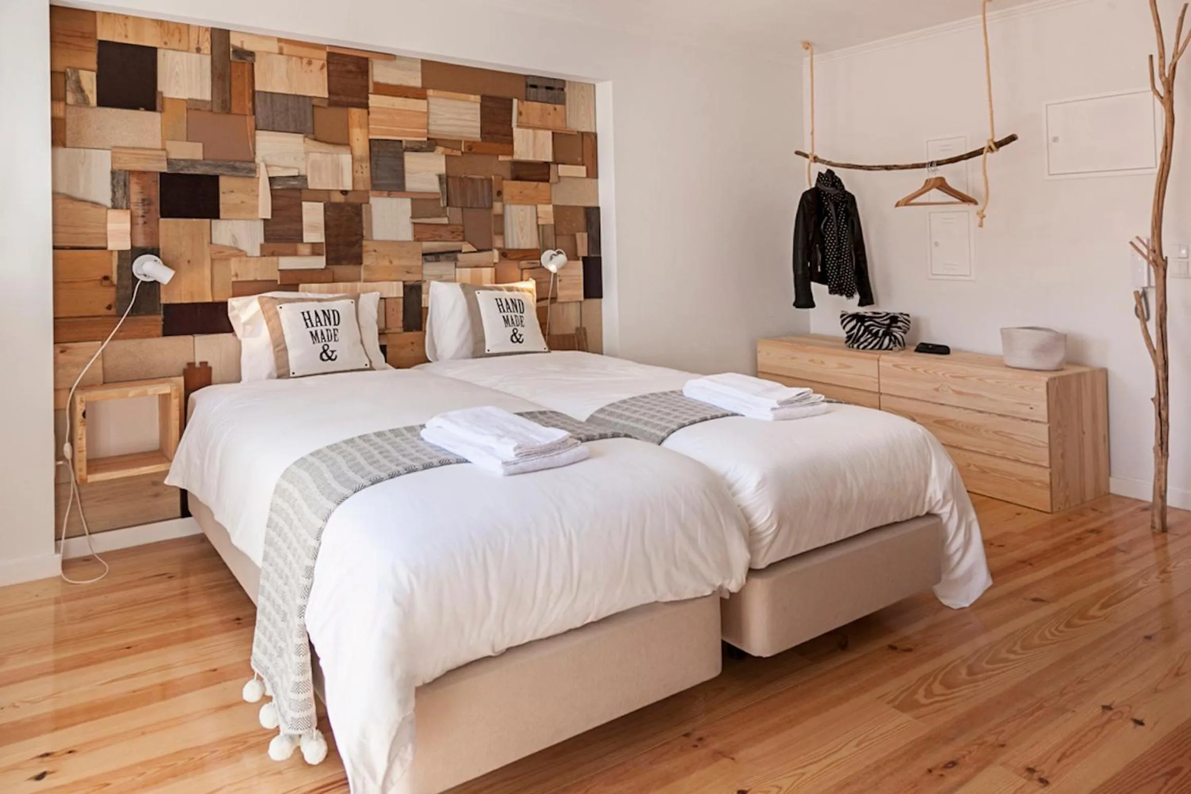 Bedroom, Bed in Bairro Alto Studio Apartments - by LU Holidays