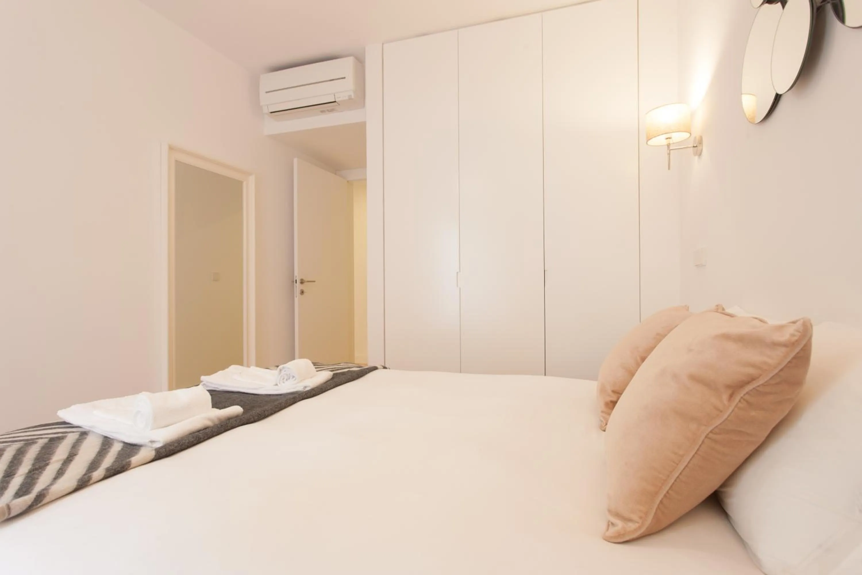 Bedroom, Bed in Mouraria Blue Three-Bedroom Apartment w/ Parking - by LU Holidays