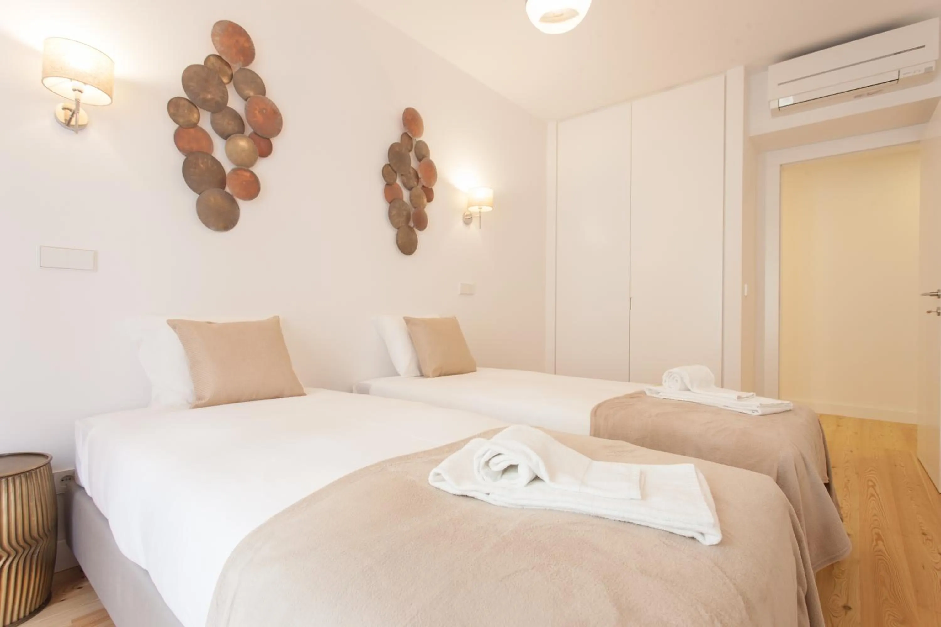 Bedroom, Bed in Mouraria Blue Three-Bedroom Apartment w/ Parking - by LU Holidays