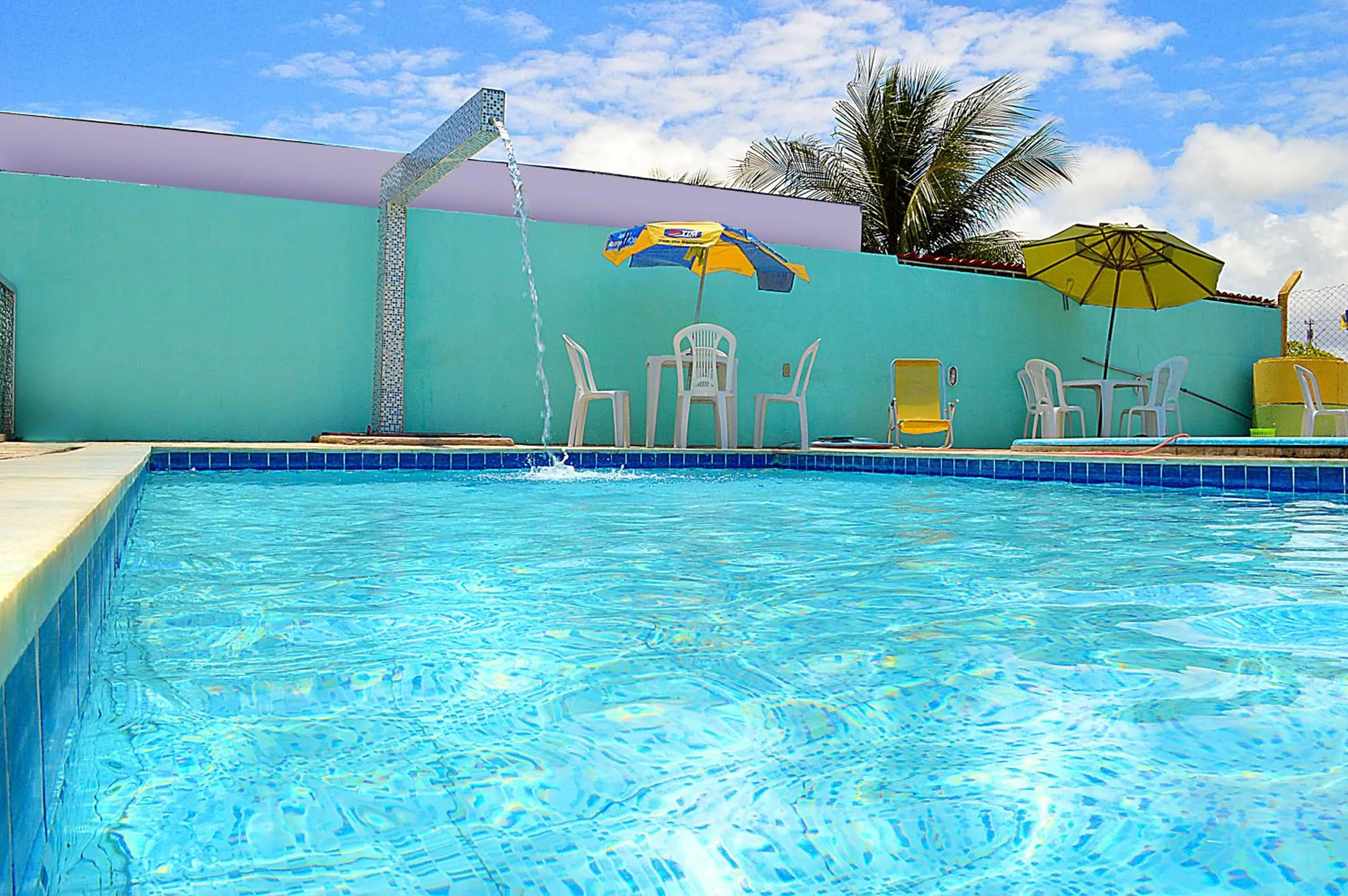 Swimming pool in Pousada Refúgio do Forte