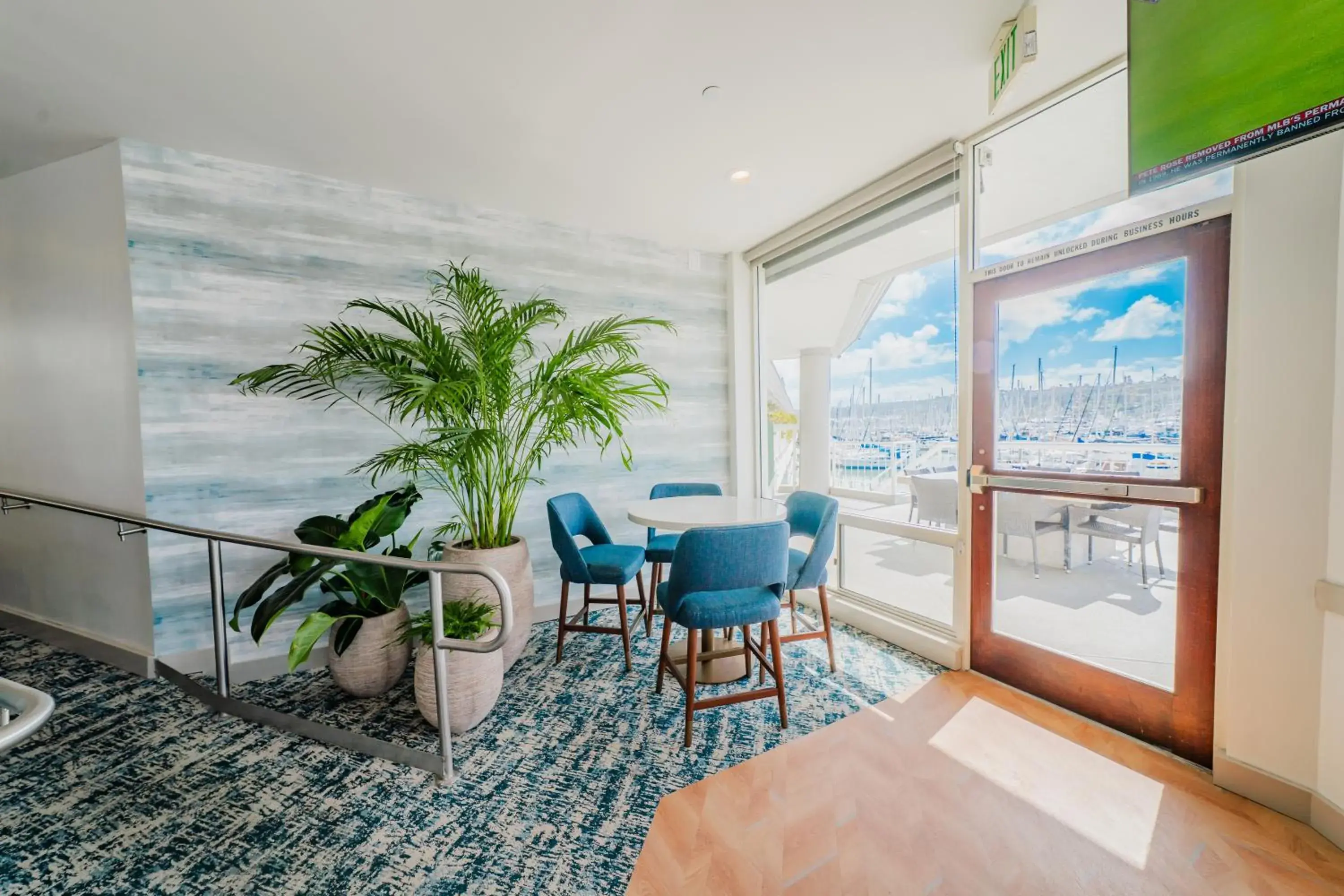 Restaurant/places to eat in Bay Club Hotel and Marina Restaurant/places to eat in Bay Club Hotel and Marina