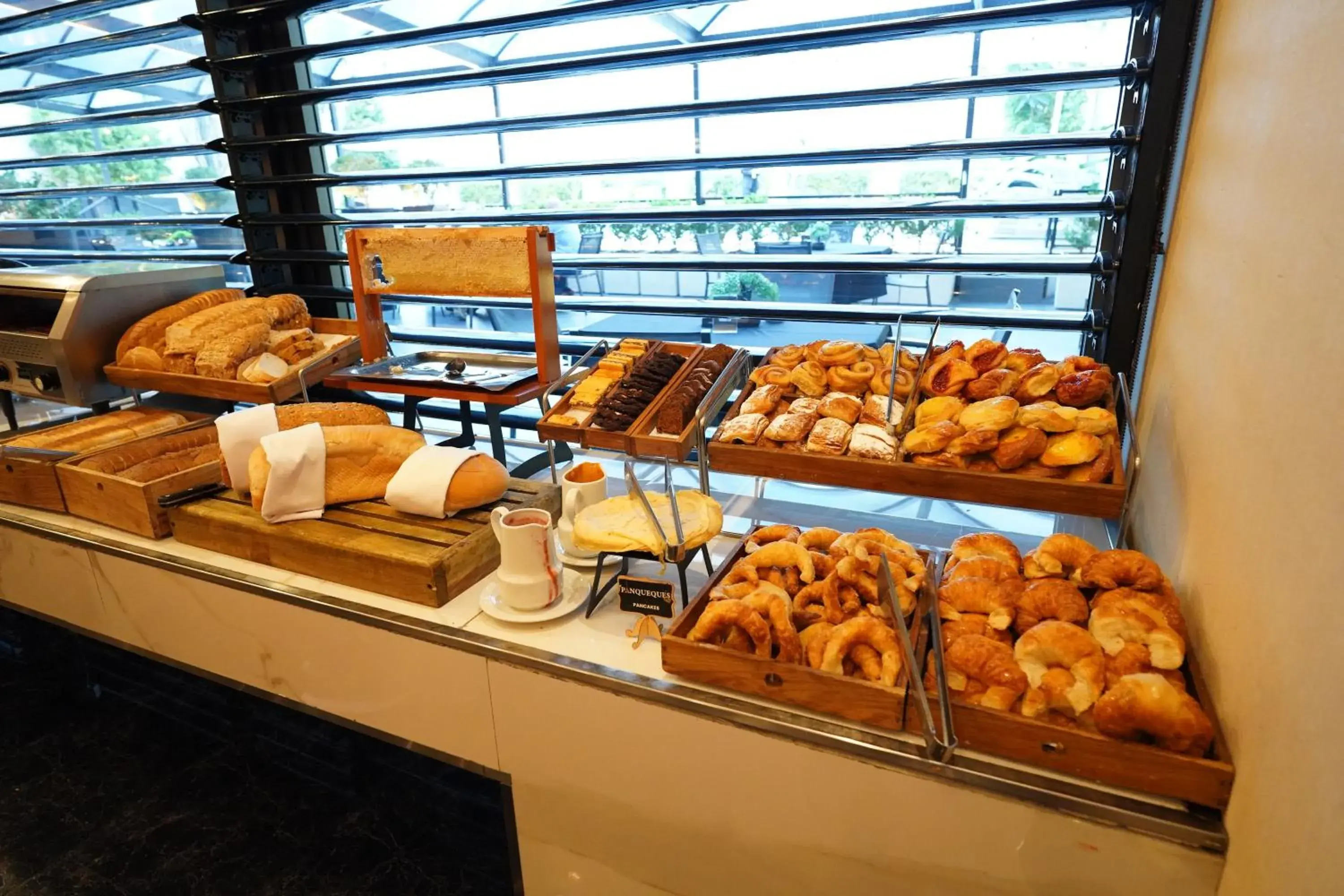 Restaurant/places to eat in Regal Pacific Puerto Madero Restaurant/places to eat in Regal Pacific Puerto Madero