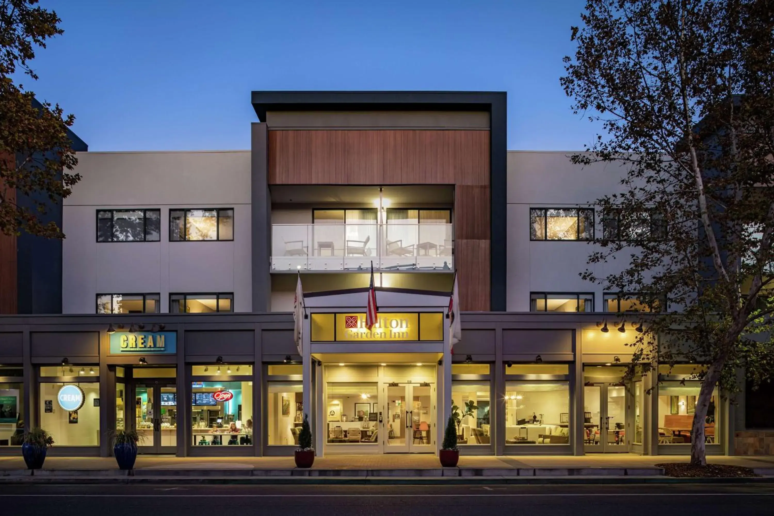 Property building in Hilton Garden Inn Davis Downtown Property building in Hilton Garden Inn Davis Downtown