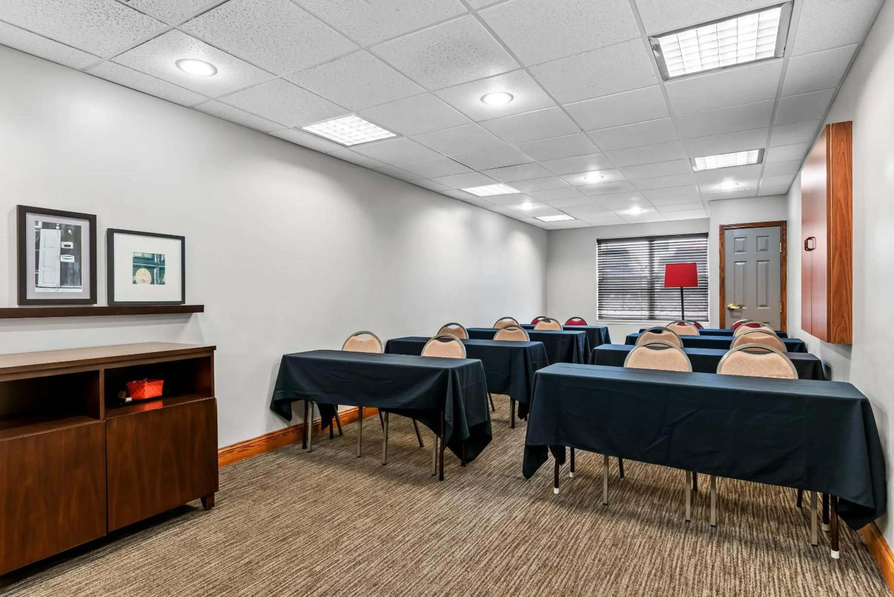 Meeting/conference room in Country Inn & Suites by Radisson, Chambersburg, PA