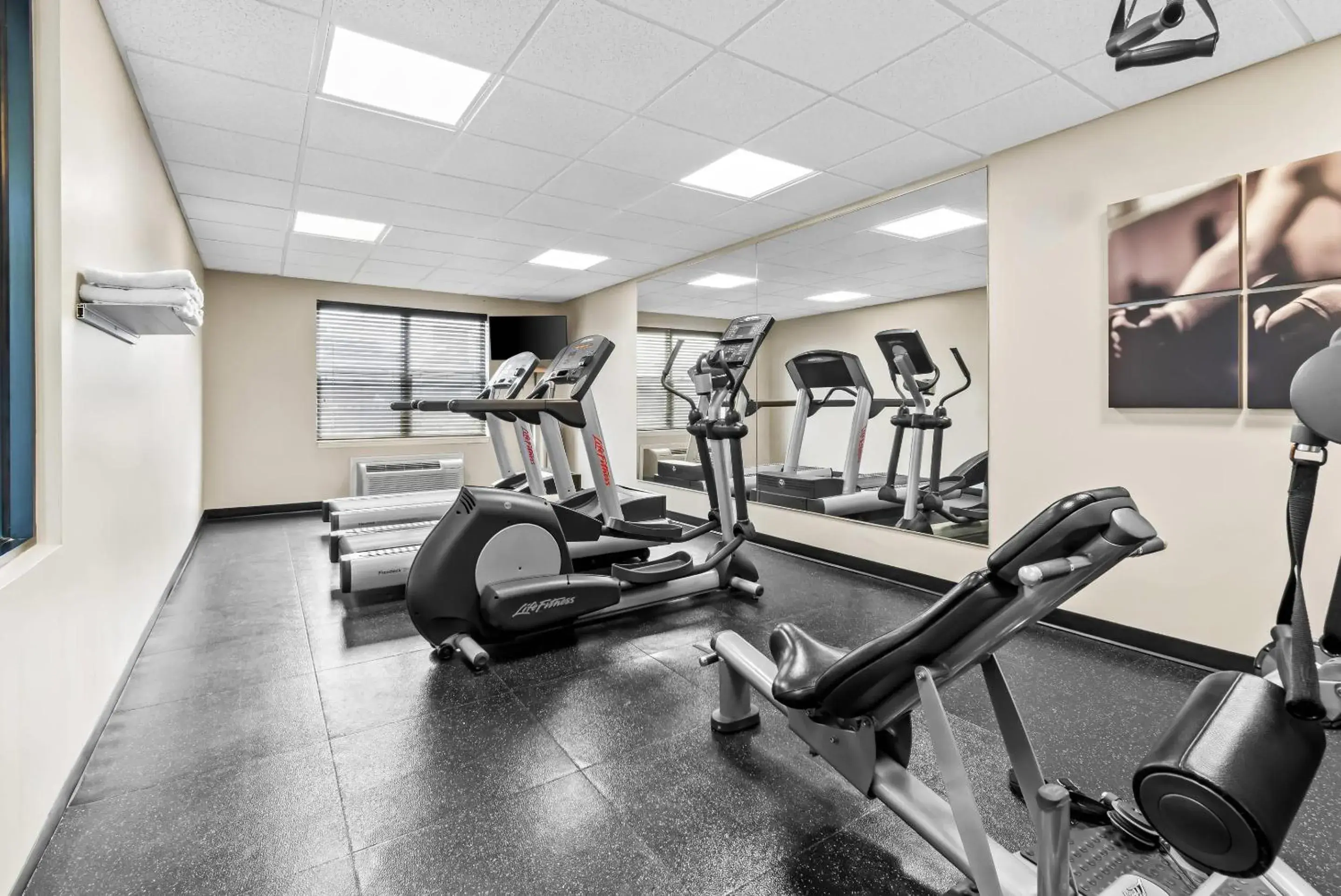 Fitness centre/facilities in Country Inn & Suites by Radisson, Chambersburg, PA Fitness centre/facilities in Country Inn & Suites by Radisson, Chambersburg, PA
