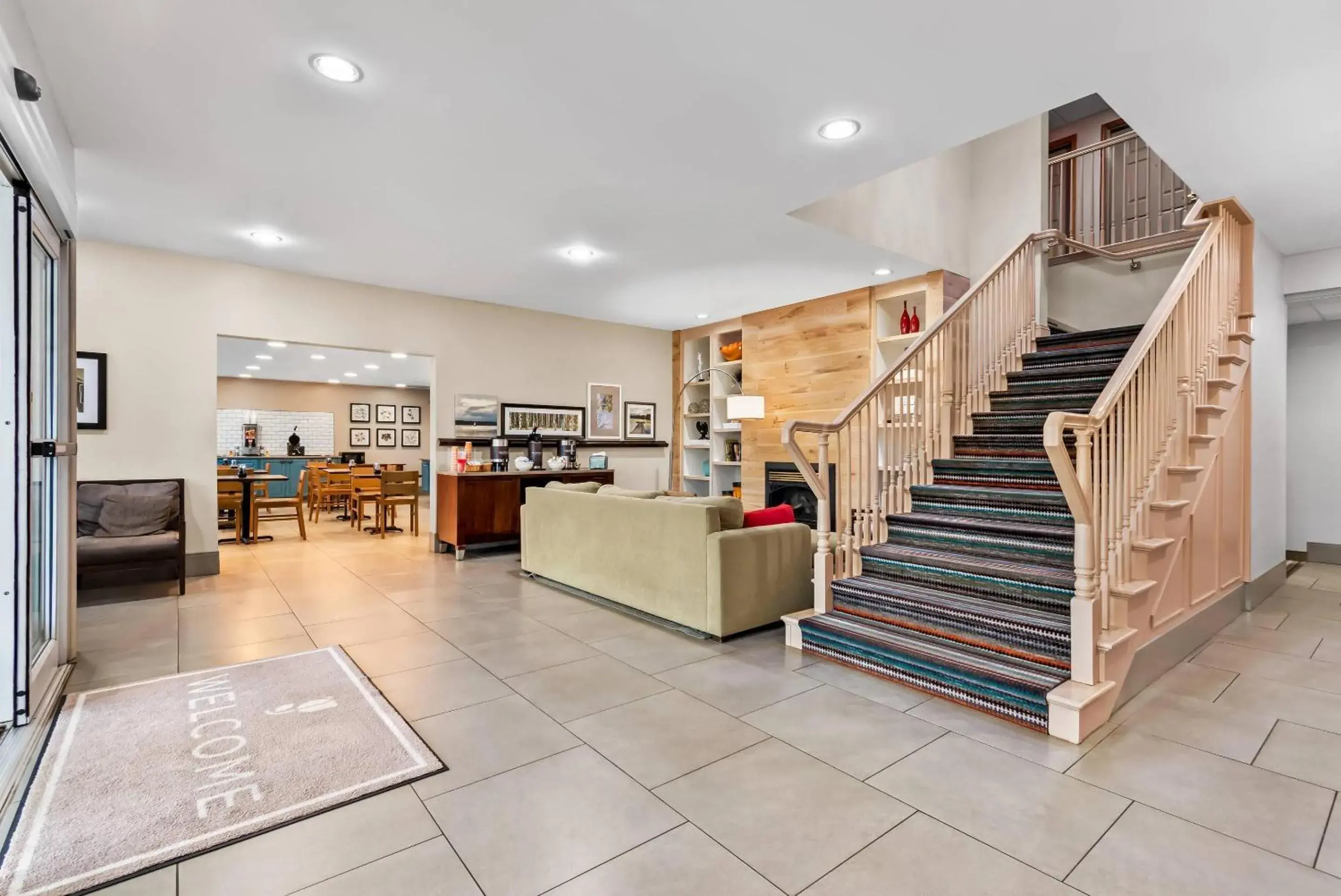 Lobby or reception in Country Inn & Suites by Radisson, Chambersburg, PA Lobby or reception in Country Inn & Suites by Radisson, Chambersburg, PA