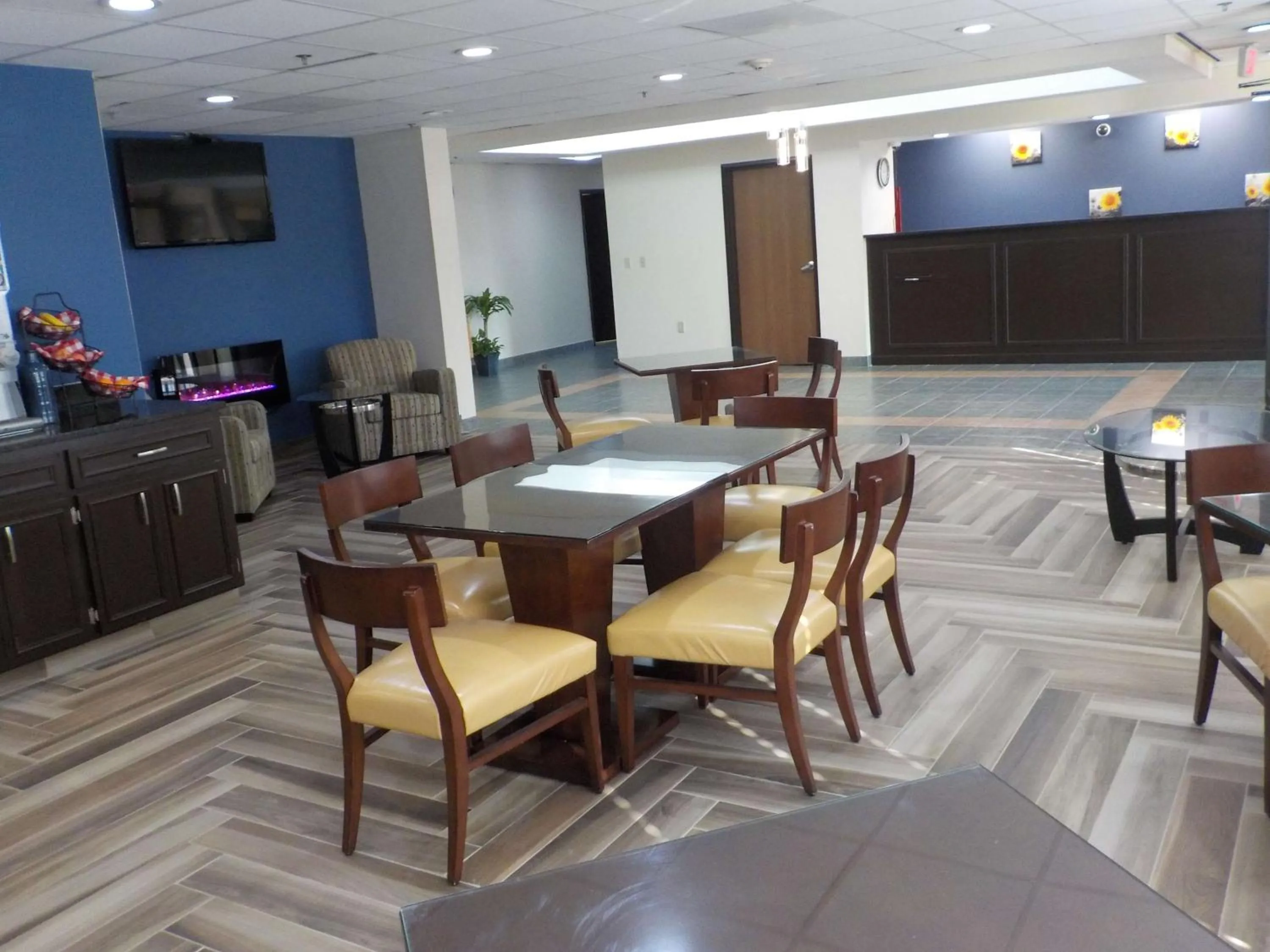 Restaurant/places to eat in Sonesta Essential Augusta