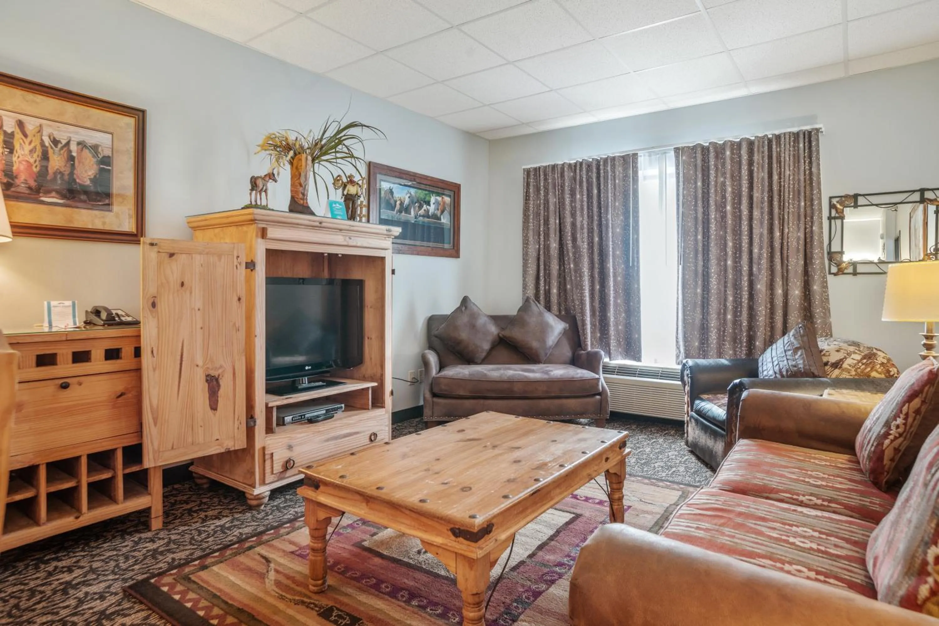 Elevation Inn & Suites, Trademark Collection by Wyndham