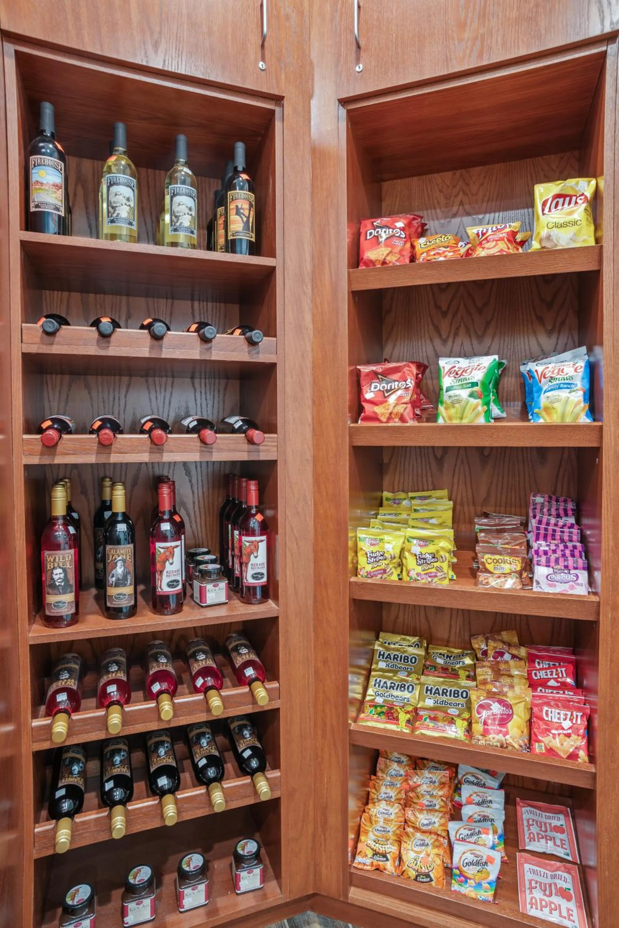 Elevation Inn & Suites, Trademark Collection by Wyndham