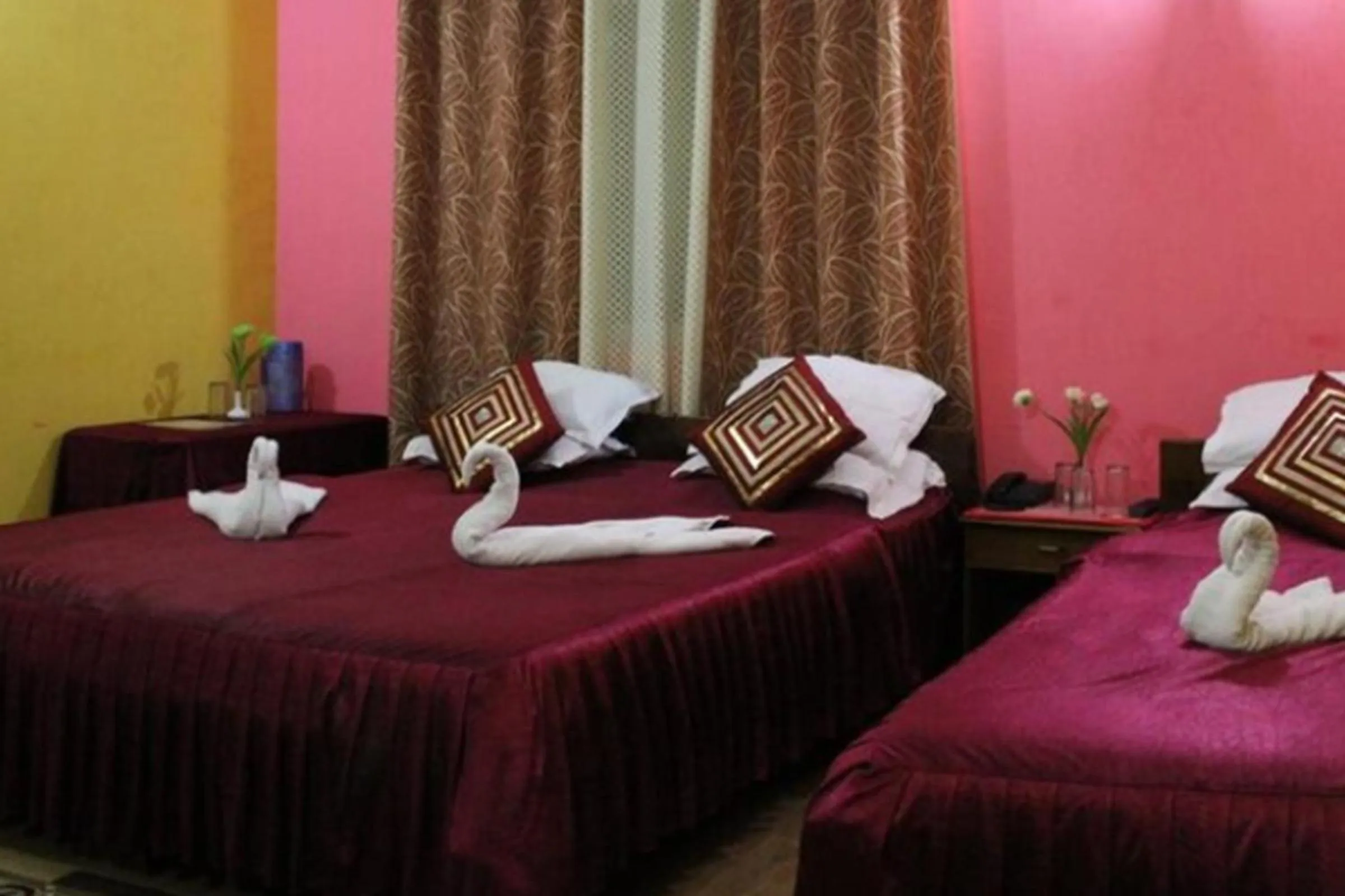 Photo of the whole room, Bed in StayApart - Sikkim Regency