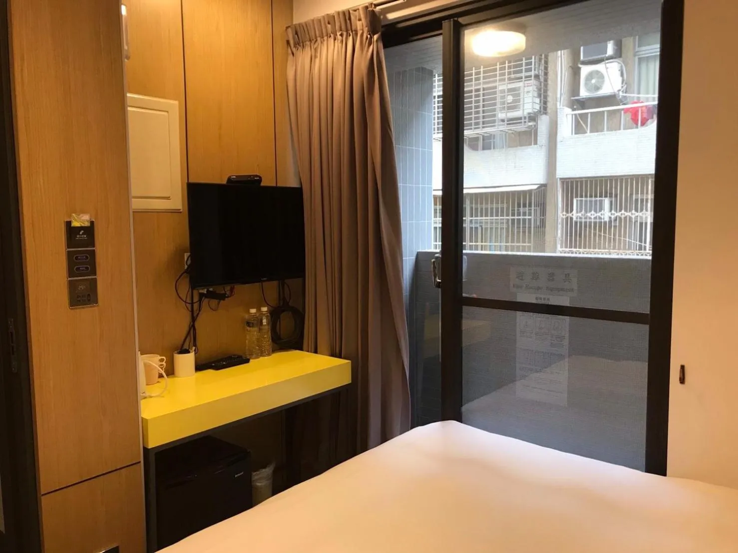 People, Bed in 逢甲25行館Fengjia 25 Hotel