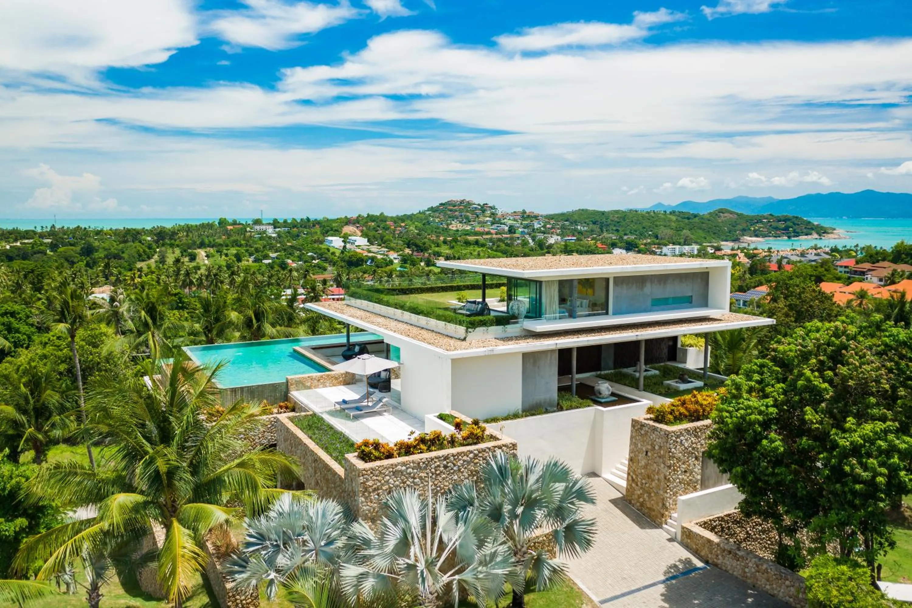 Photo of the whole room in Samujana Villas