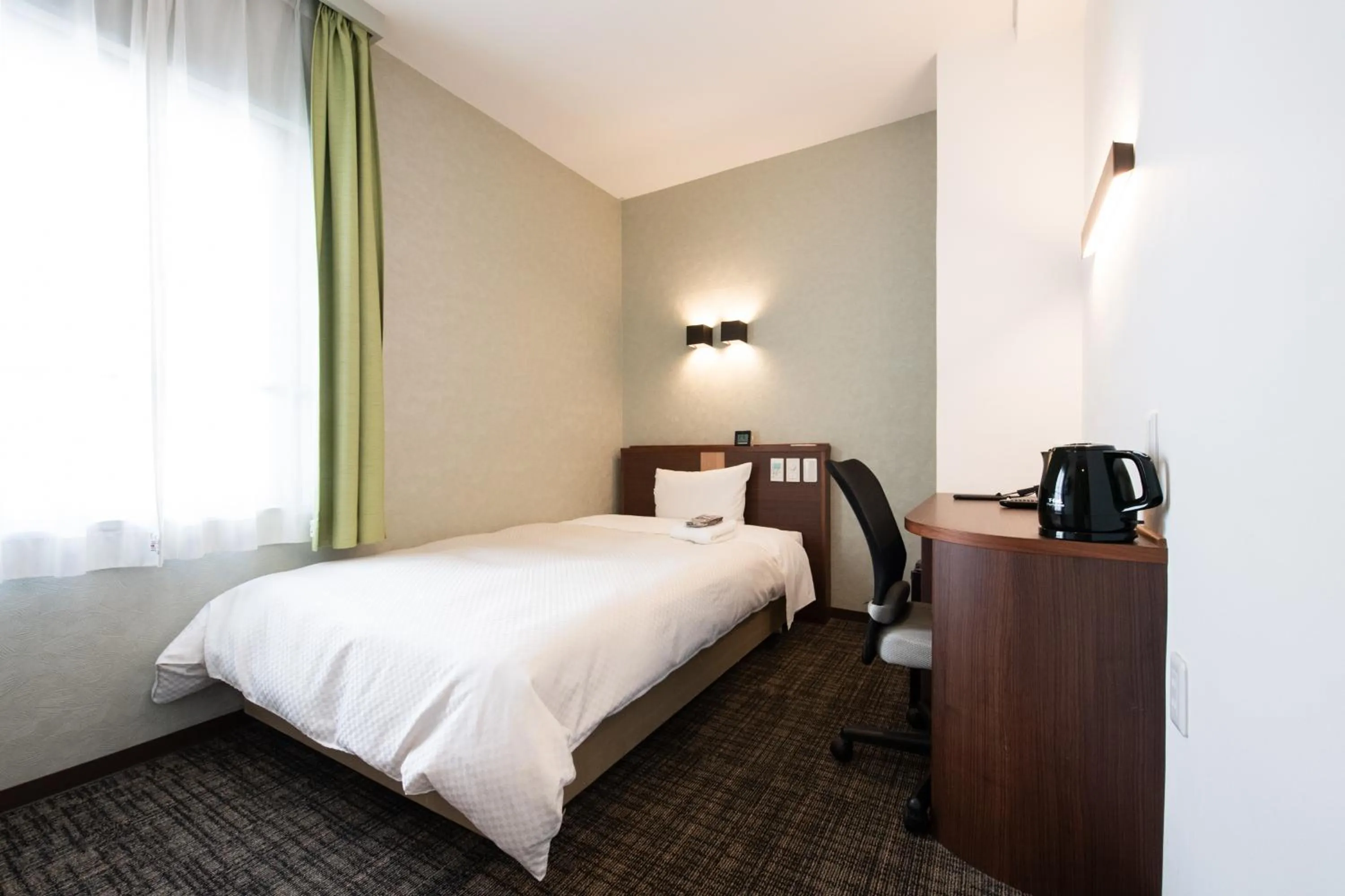 Photo of the whole room, Bed in Ueno First City Hotel