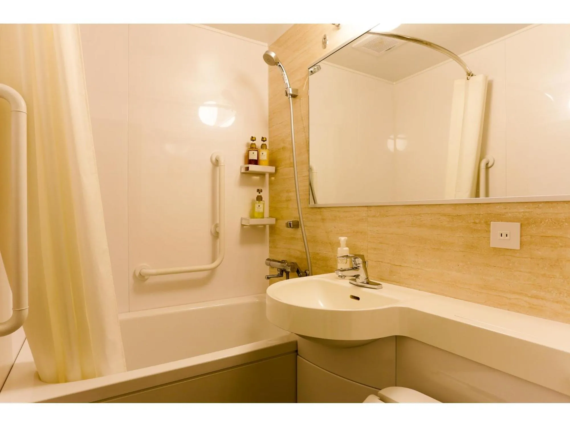 Bathroom in Ueno First City Hotel