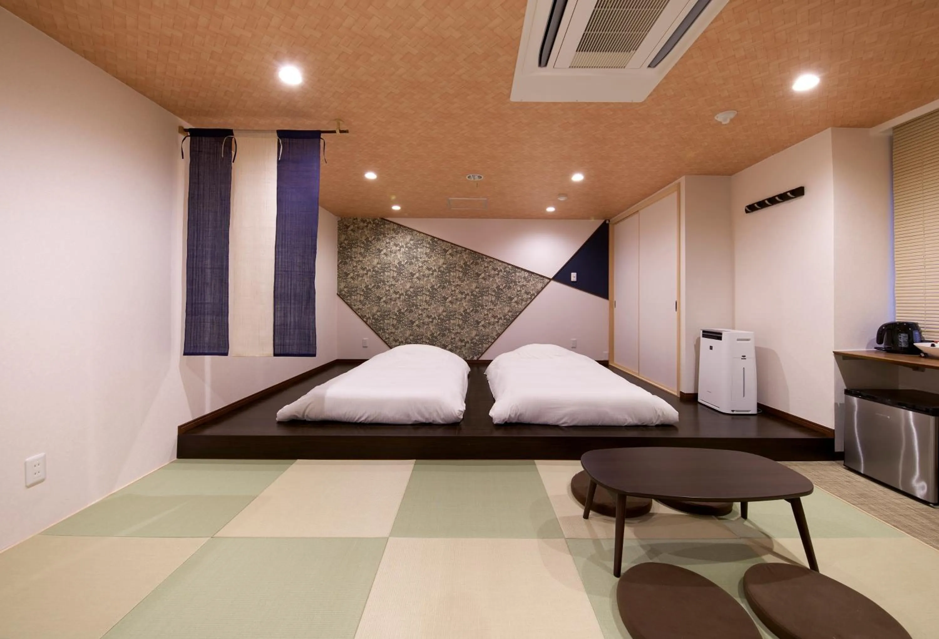 Photo of the whole room, Bed in Ueno First City Hotel