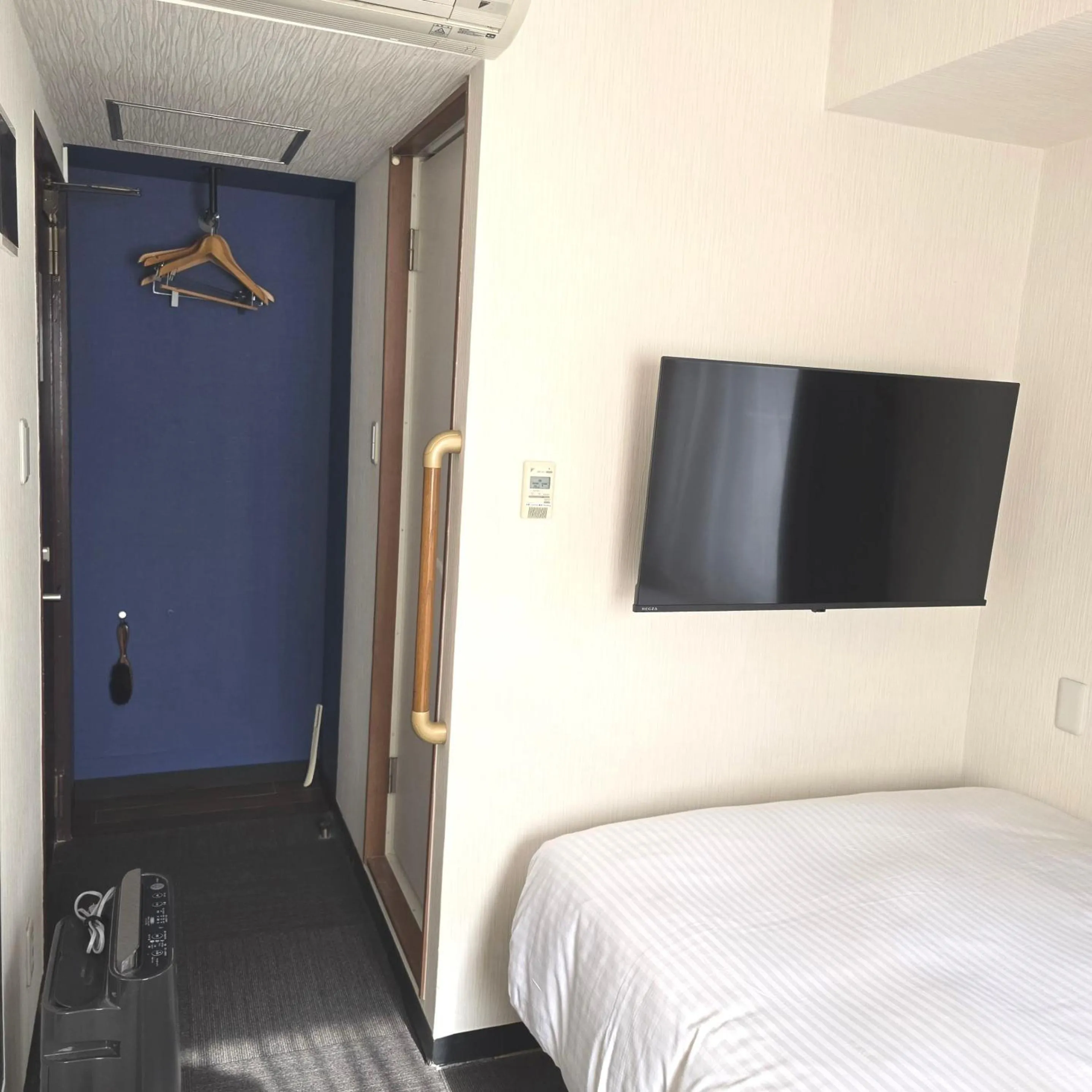 Photo of the whole room, Bed in Ueno First City Hotel