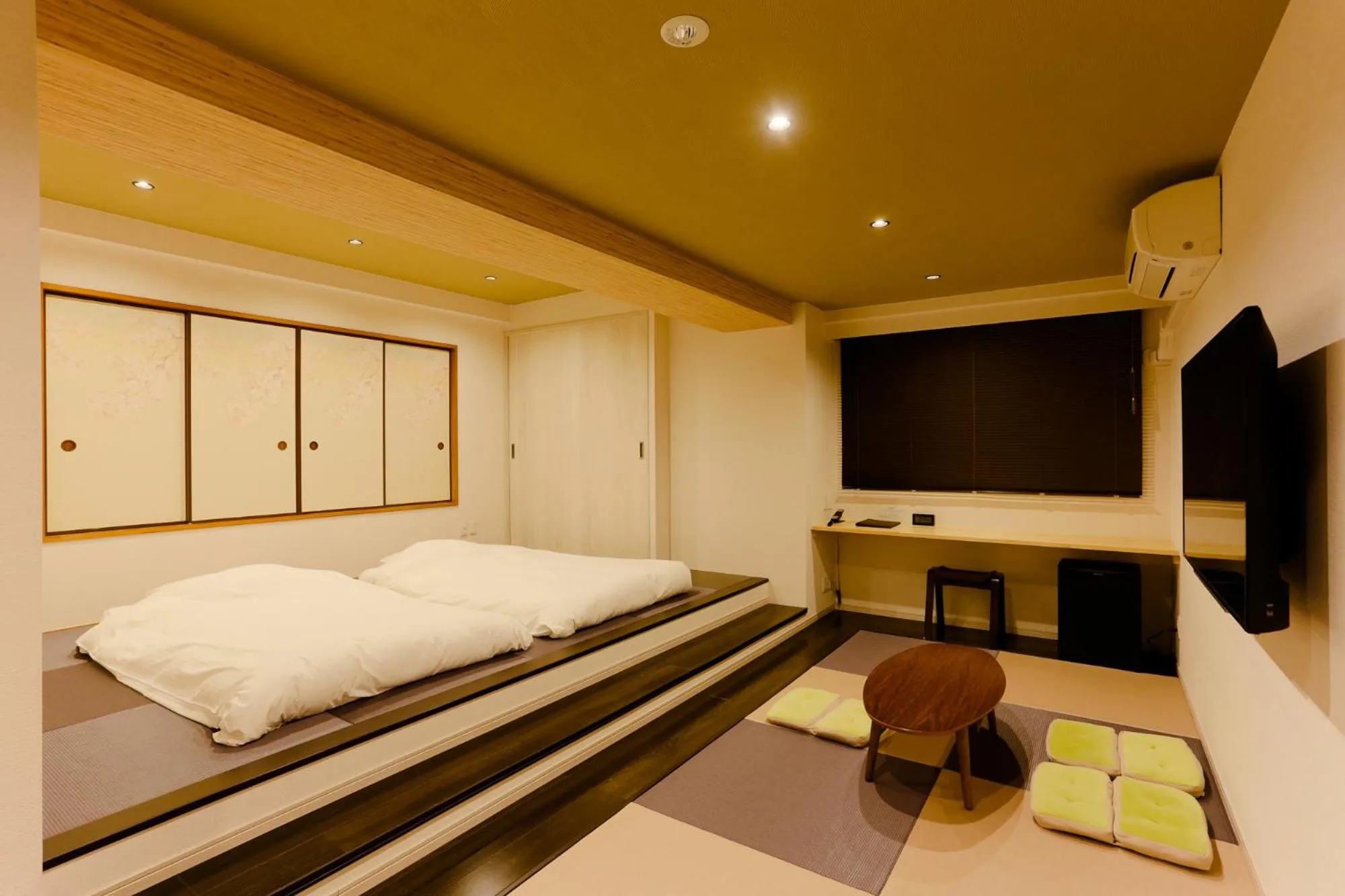 Photo of the whole room, Bed in Ueno First City Hotel