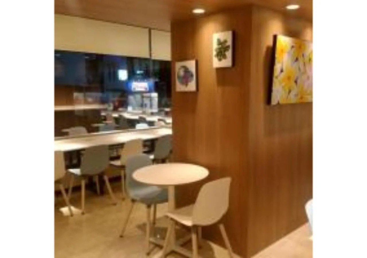 Communal lounge/ TV room in Ueno First City Hotel