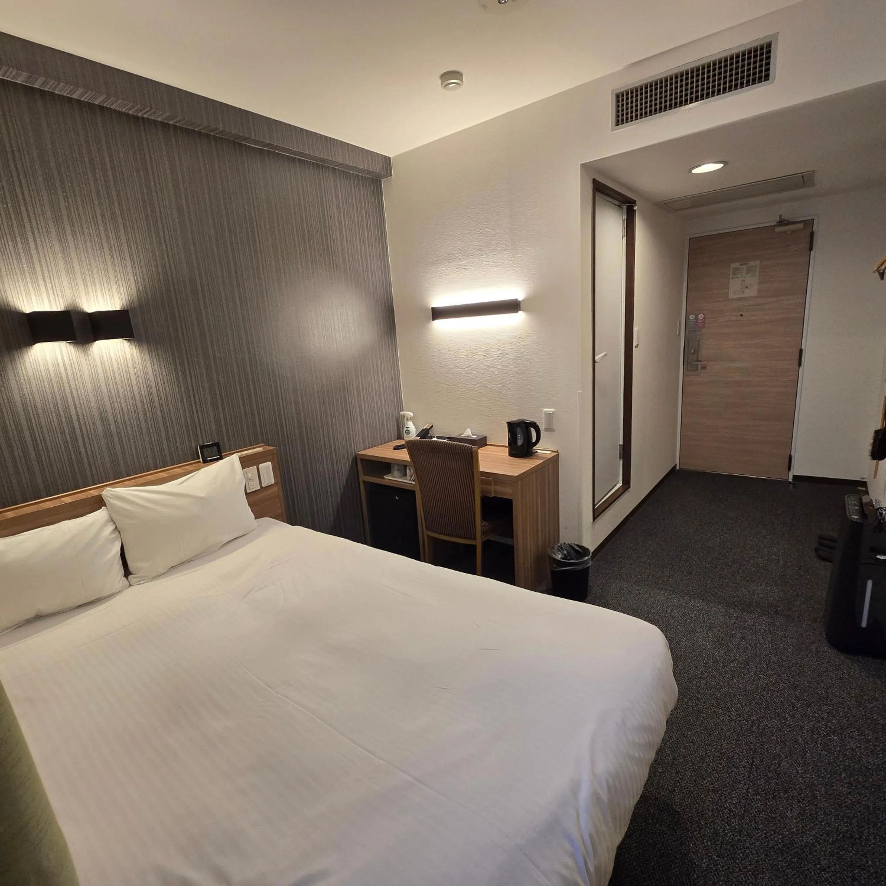 Photo of the whole room, Bed in Ueno First City Hotel