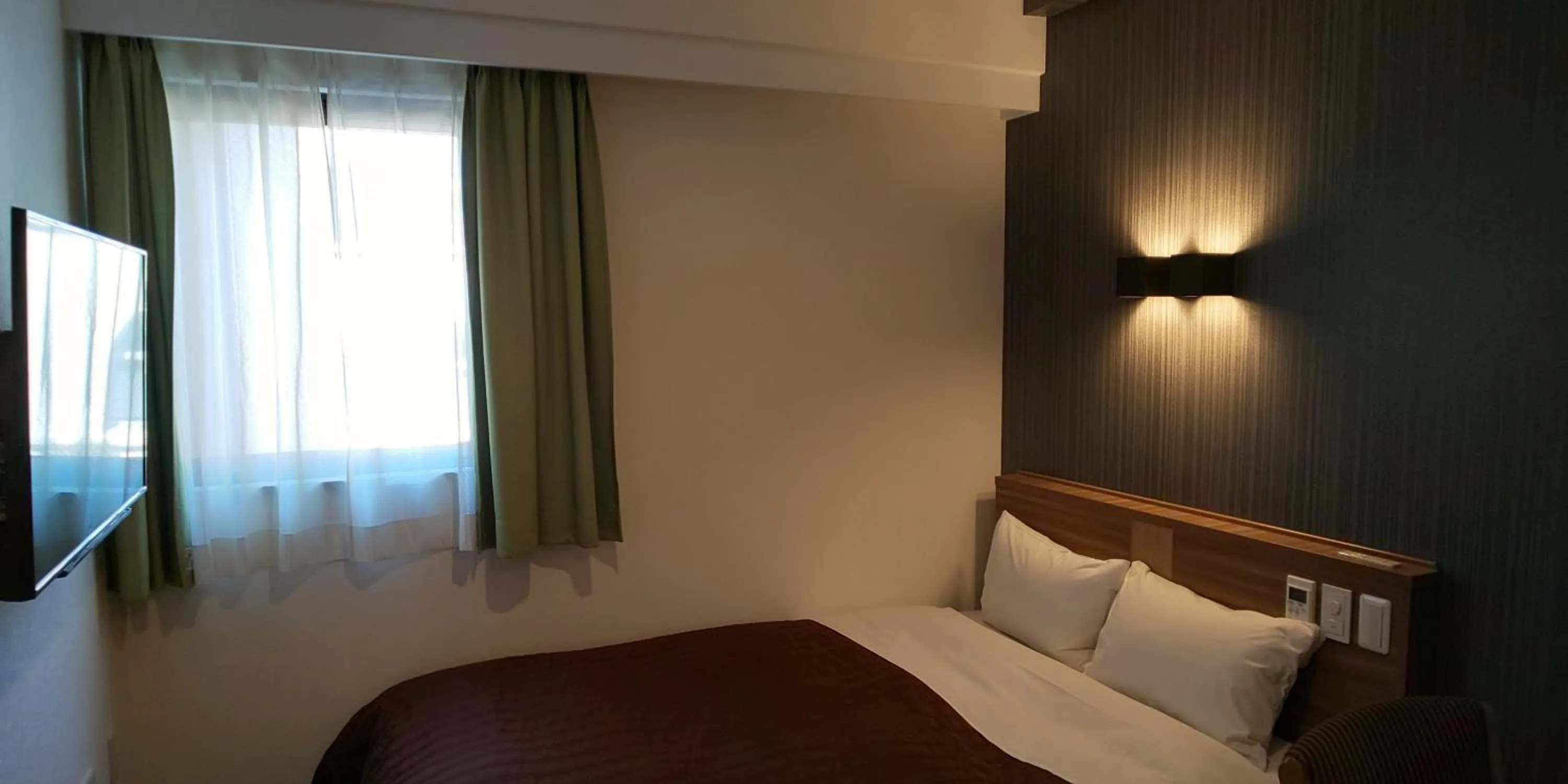 Photo of the whole room, Bed in Ueno First City Hotel