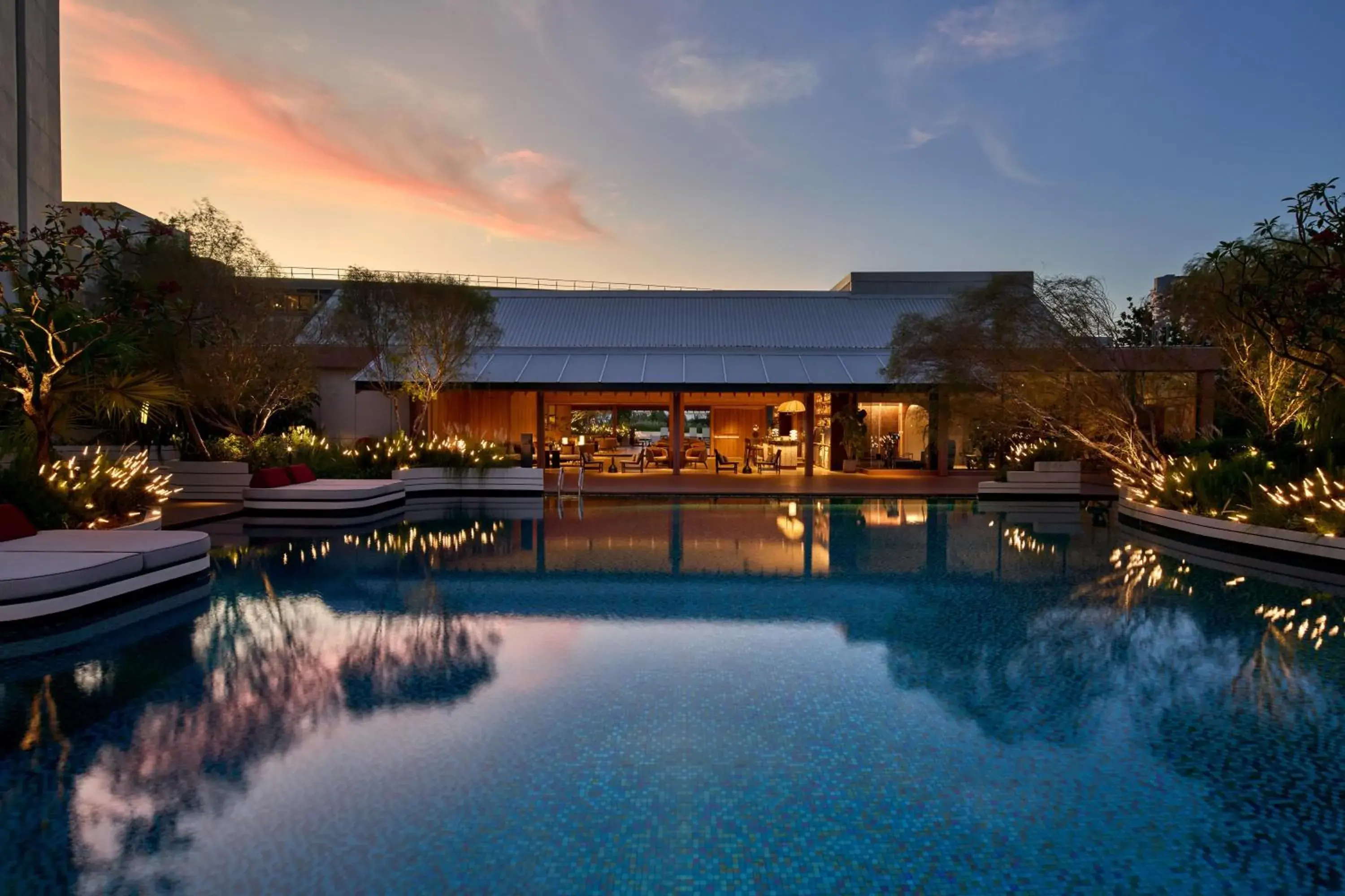 Swimming pool in PARKROYAL on Beach Road, Singapore Swimming pool in PARKROYAL on Beach Road, Singapore