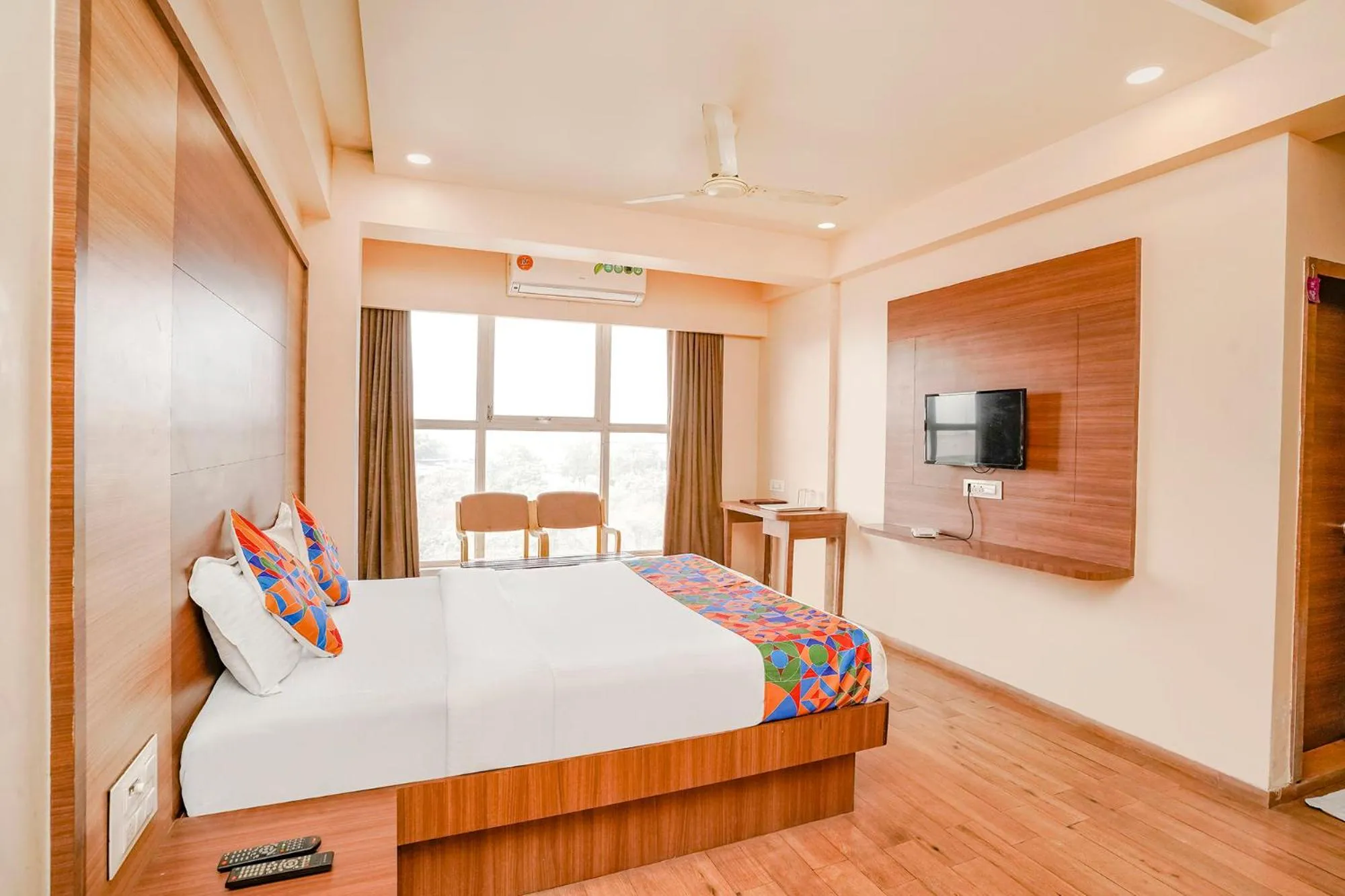 TV and multimedia in Hotel Mahadev Residency - Dapode, Bhiwandi