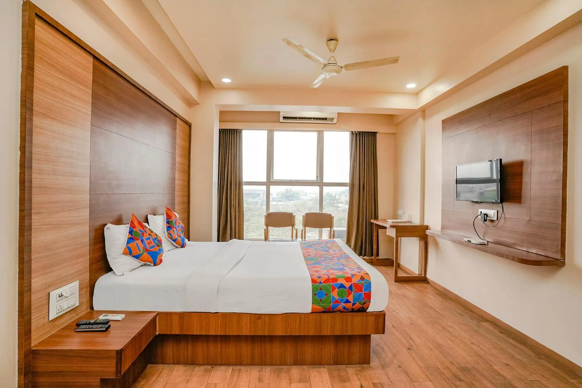 TV and multimedia in Hotel Mahadev Residency - Dapode, Bhiwandi