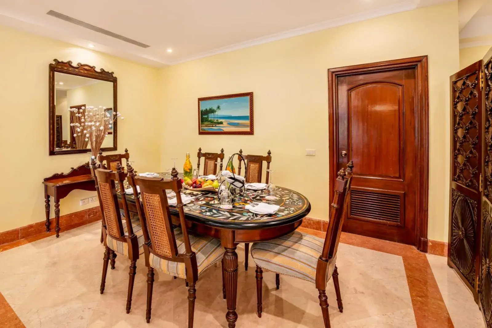 Living room in The LaLiT Golf & Spa Resort Goa Living room in The LaLiT Golf & Spa Resort Goa