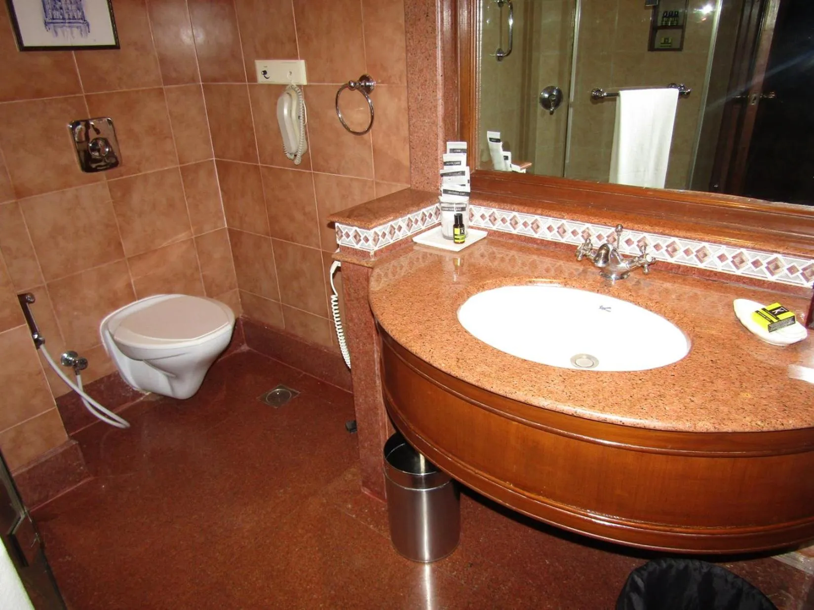 Bathroom in The LaLiT Golf & Spa Resort Goa