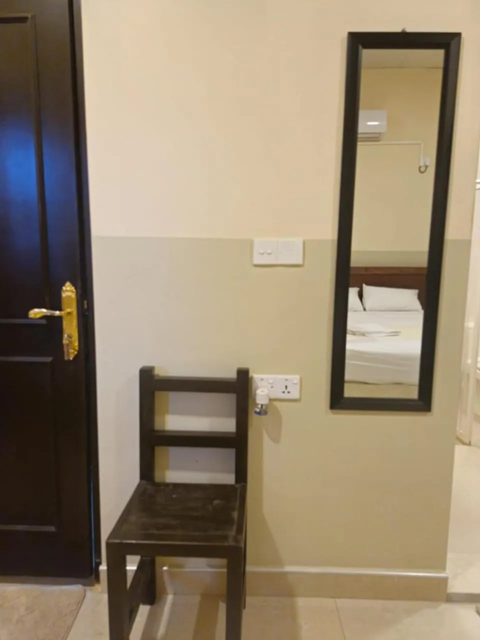Family Room with Balcony in Royal Point Arugambay