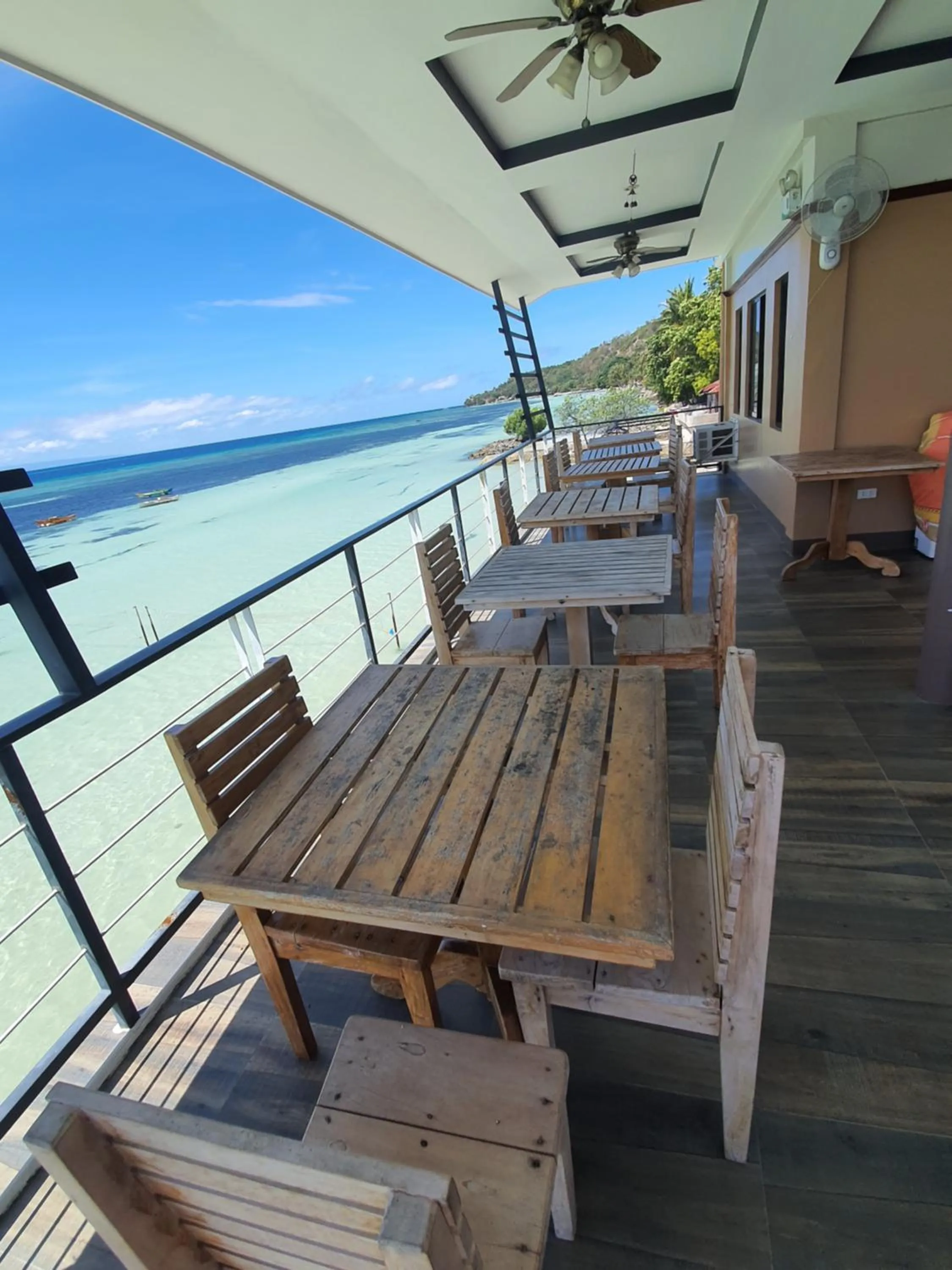 Beach in L & M Hearthstones Lodge