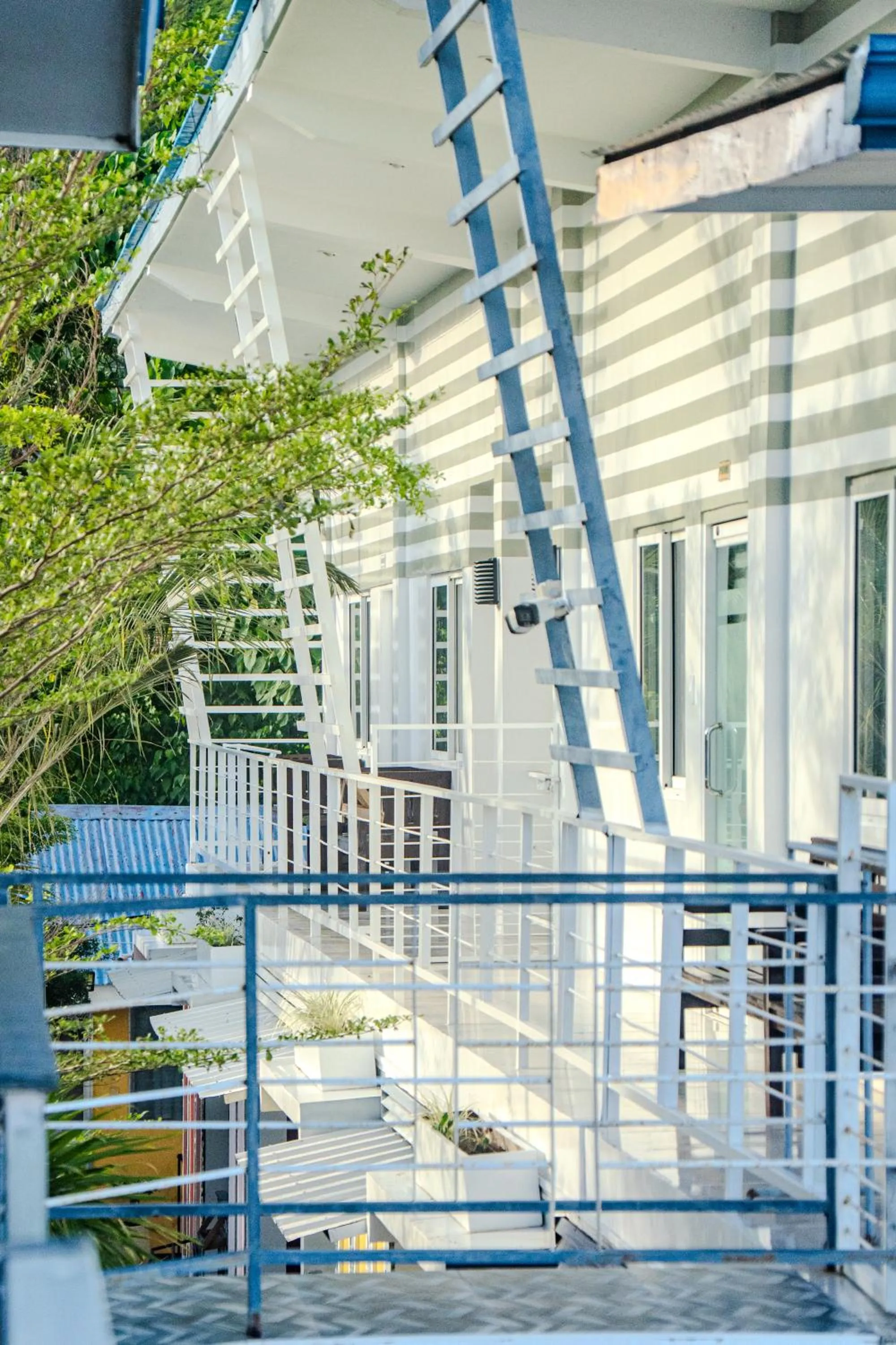 L & M Hearthstones Lodge