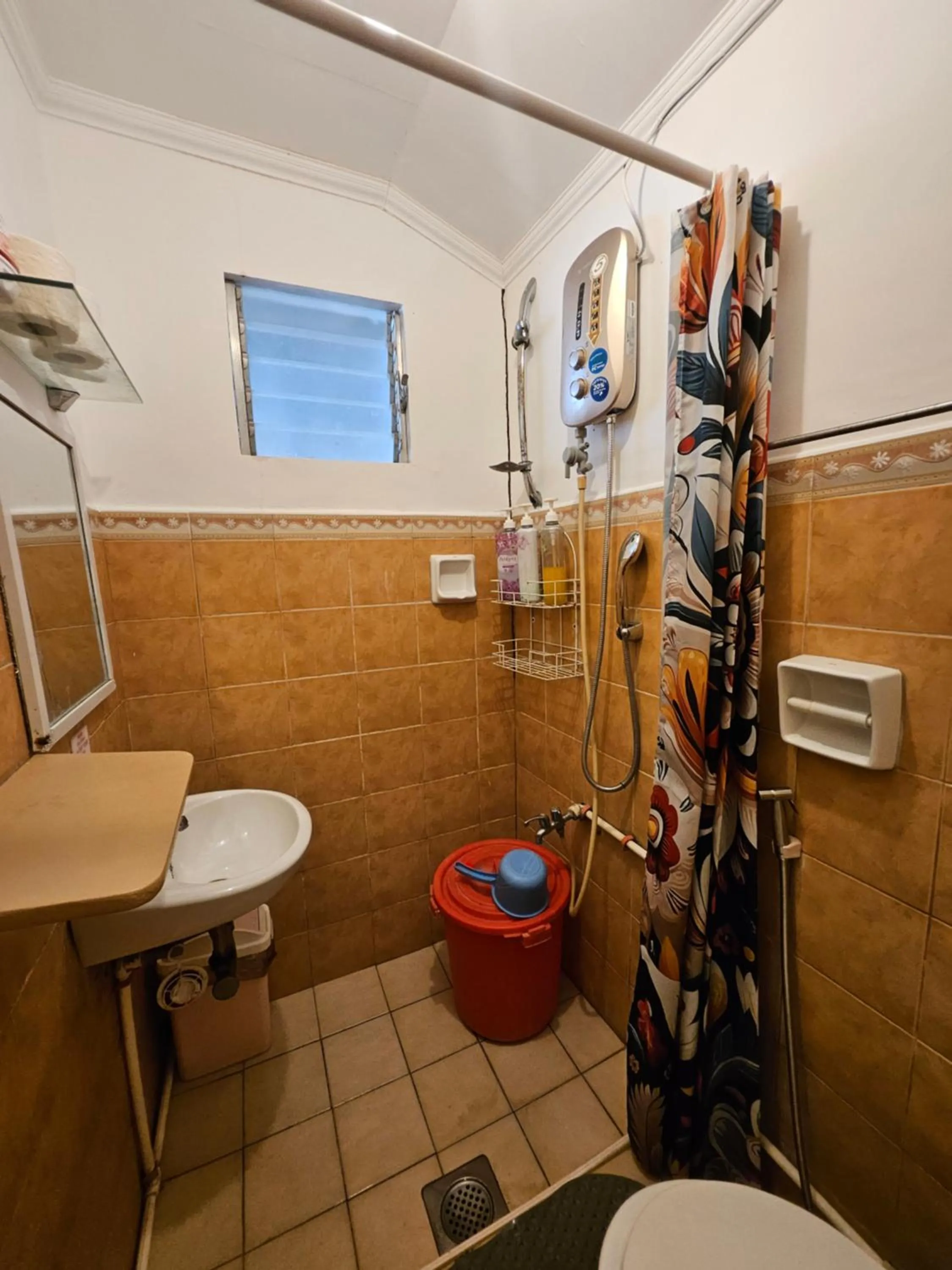 L & M Hearthstones Lodge