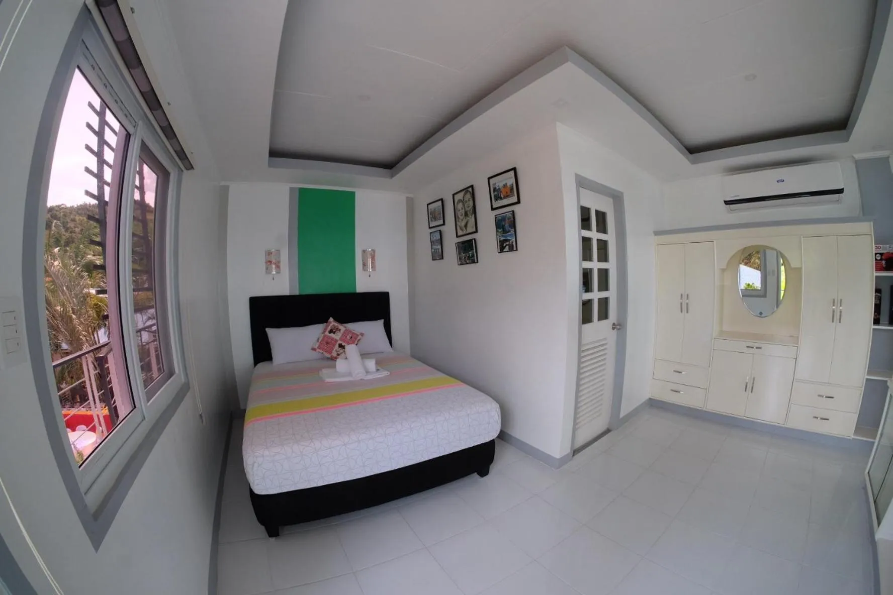 Bed in L & M Hearthstones Lodge