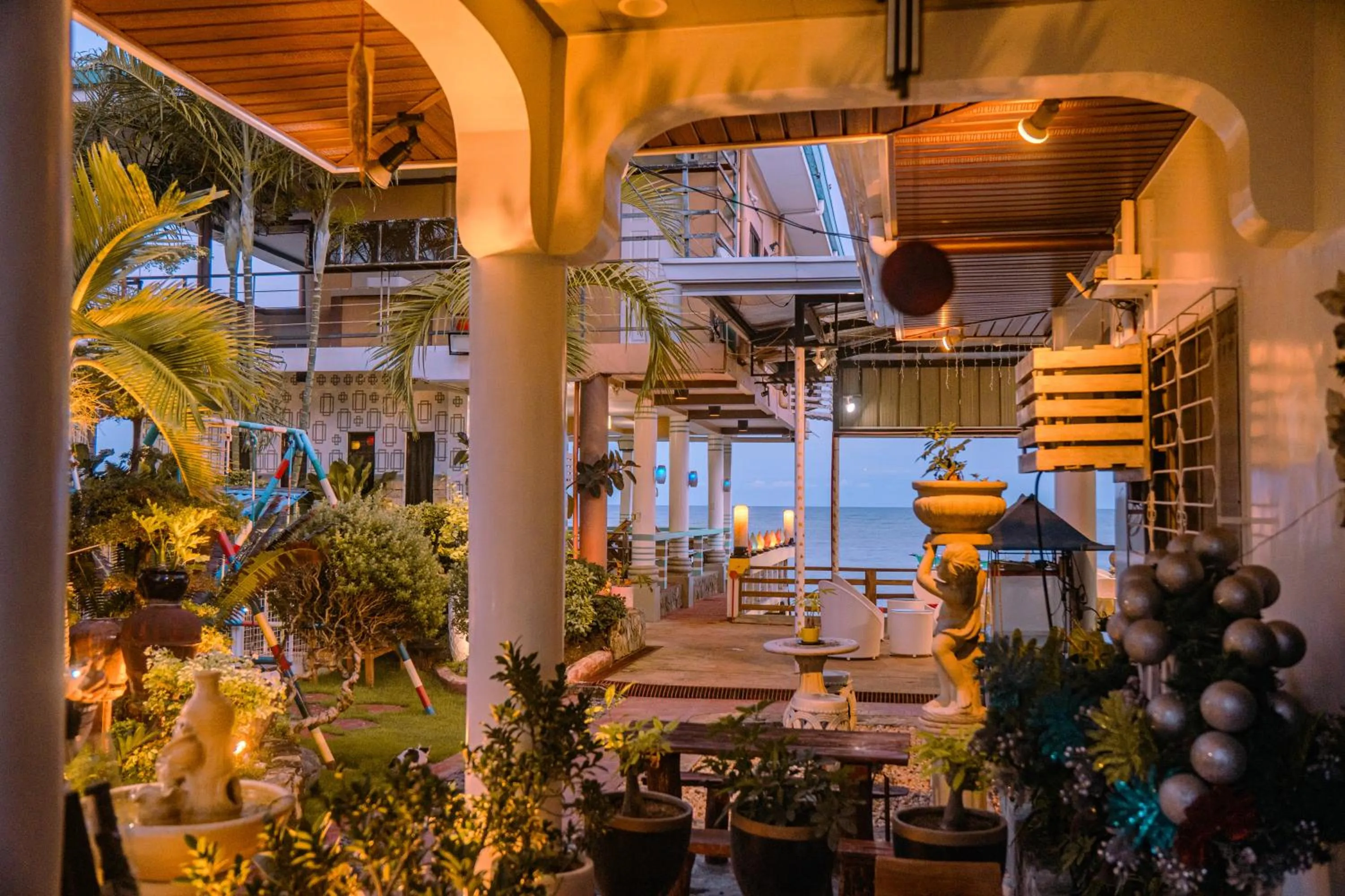 L & M Hearthstones Lodge