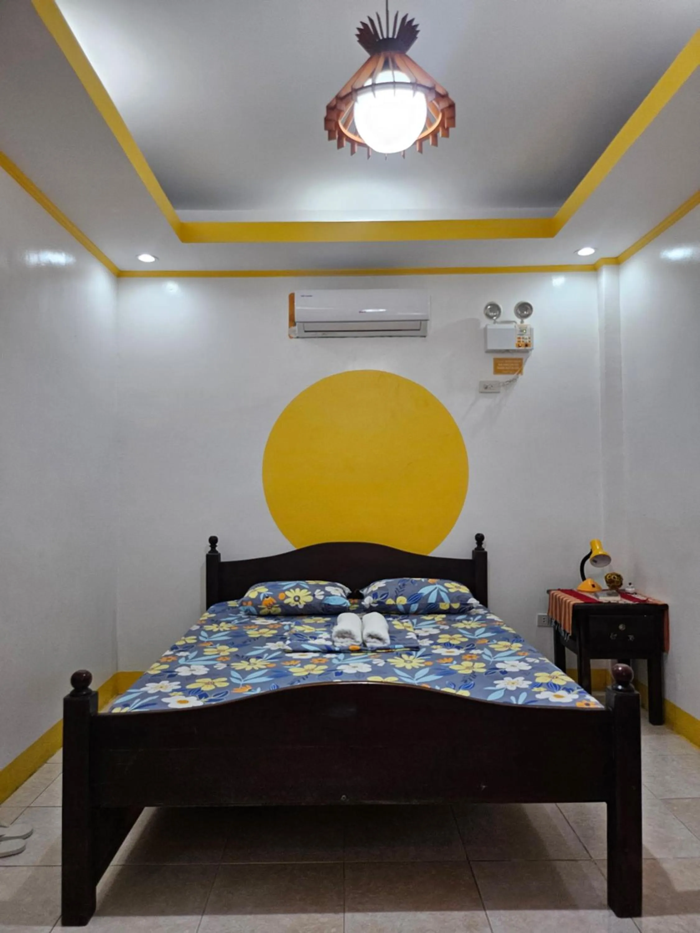 Bed in L & M Hearthstones Lodge