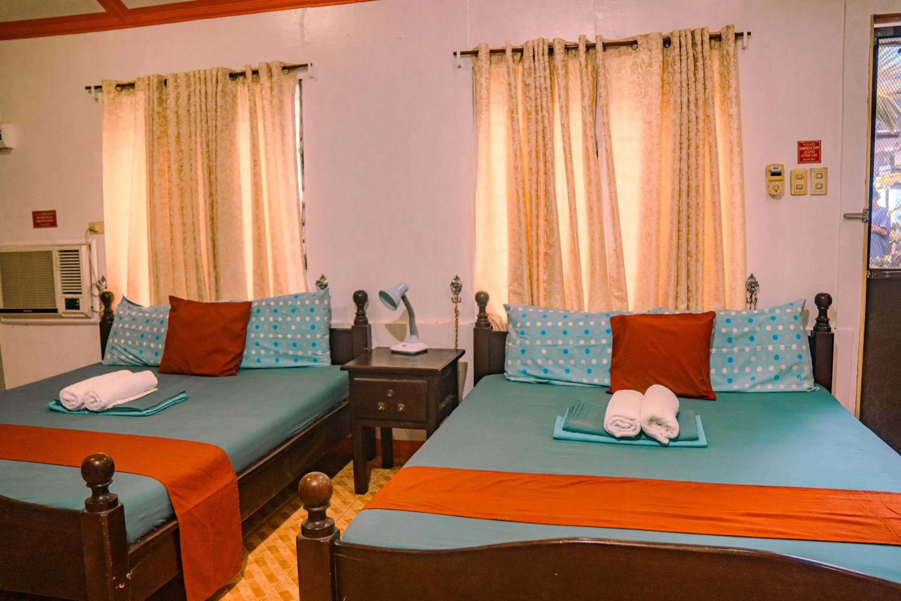 Bed in L & M Hearthstones Lodge