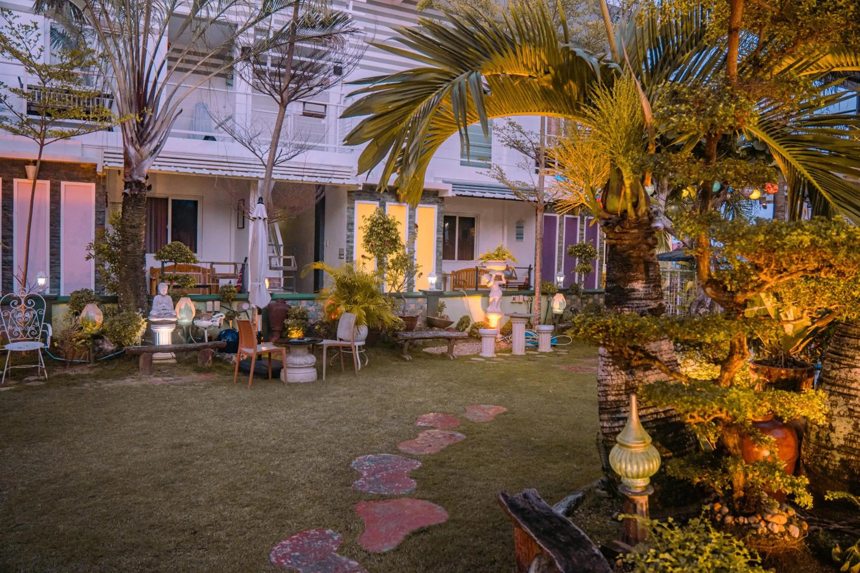 L & M Hearthstones Lodge