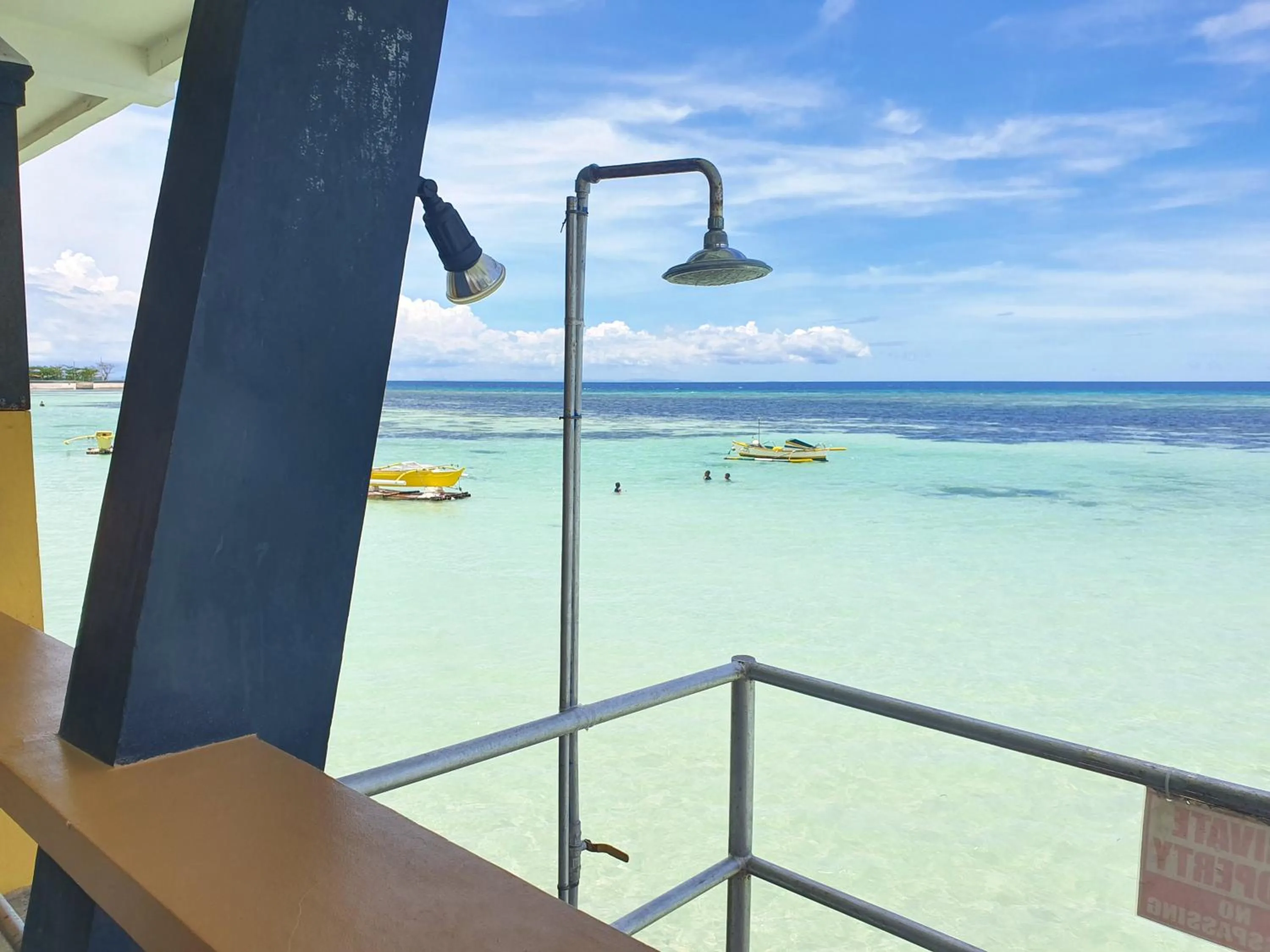 Beach in L & M Hearthstones Lodge