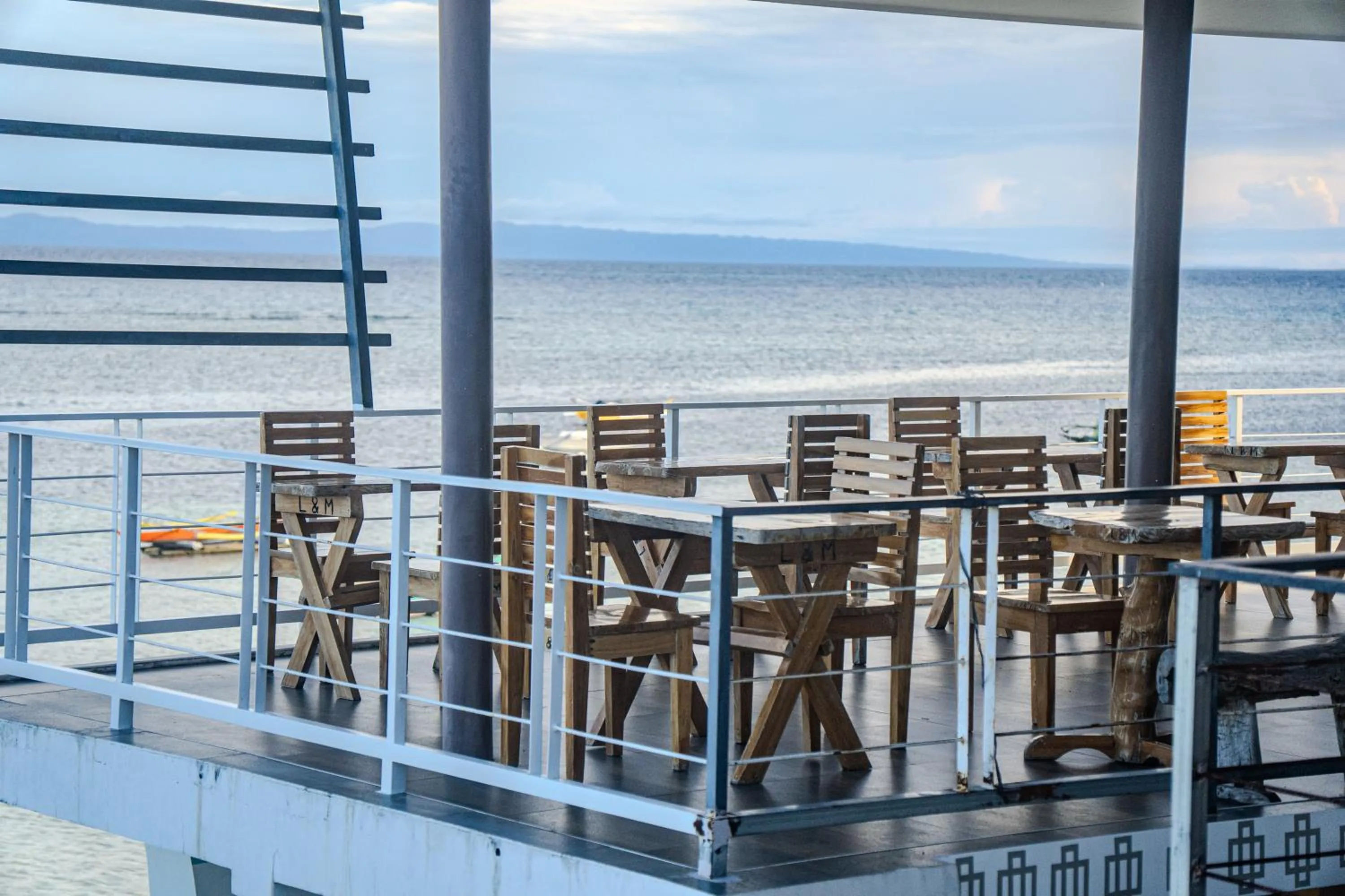 L & M Hearthstones Lodge