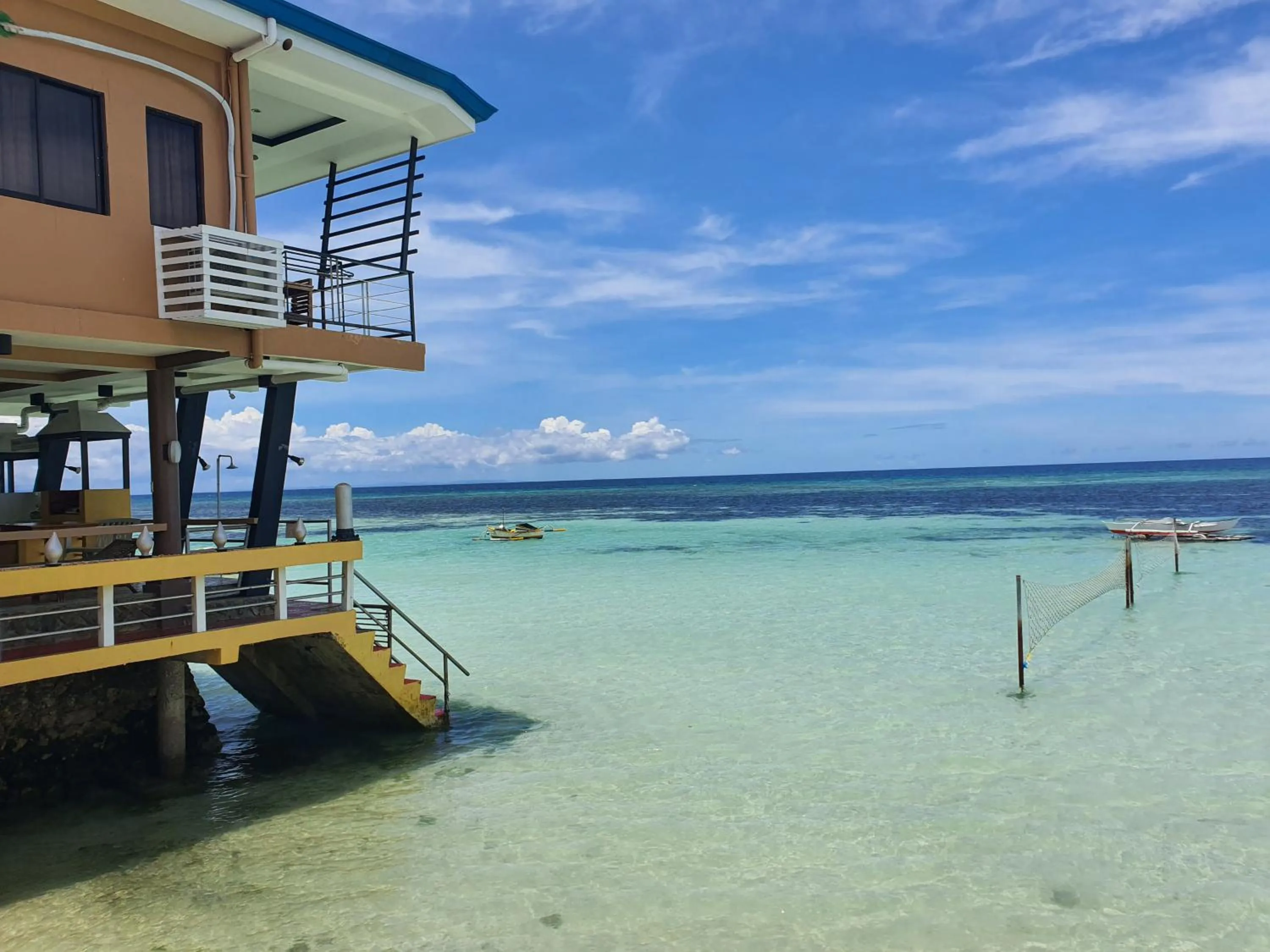 Beach in L & M Hearthstones Lodge