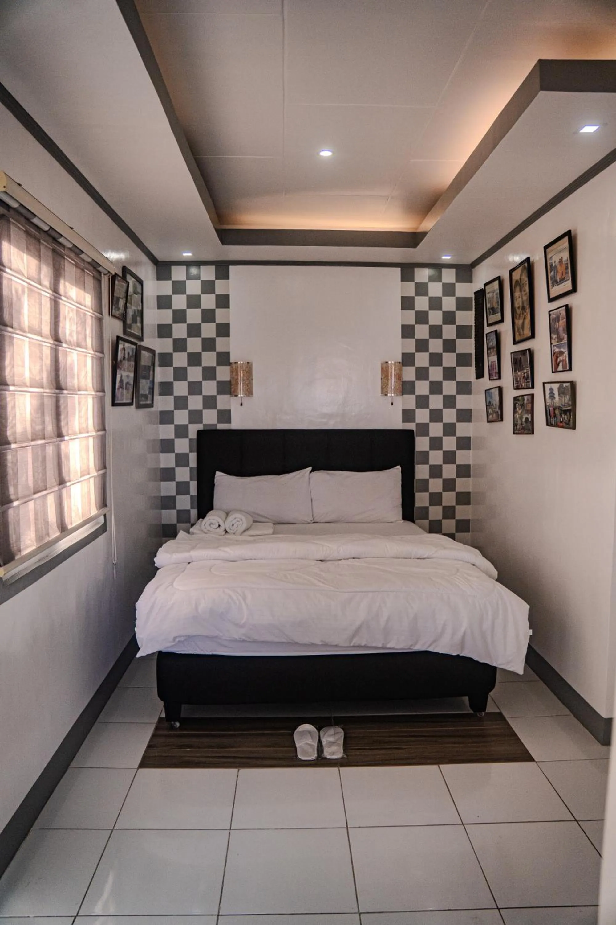 Bed in L & M Hearthstones Lodge