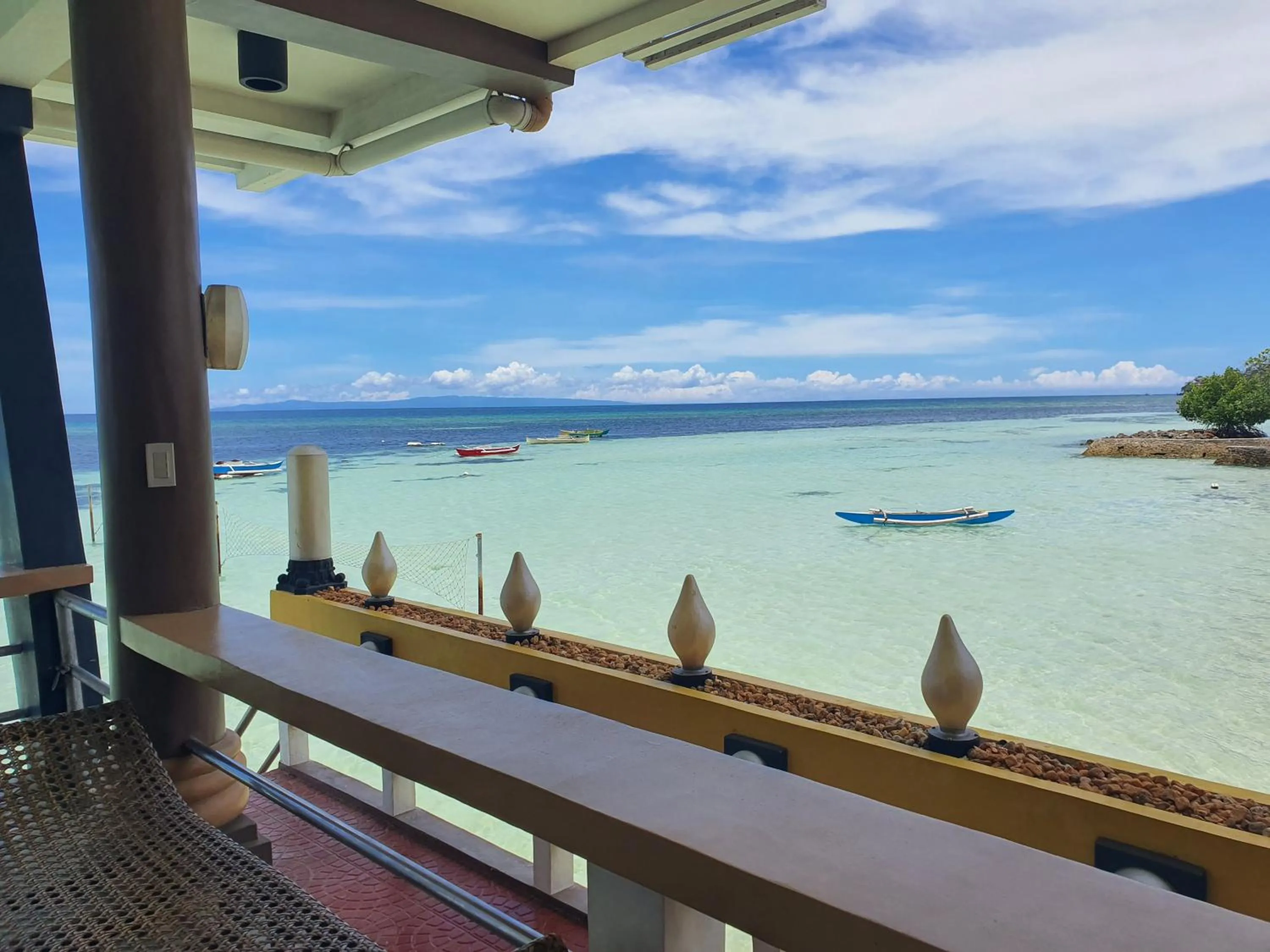 Beach in L & M Hearthstones Lodge