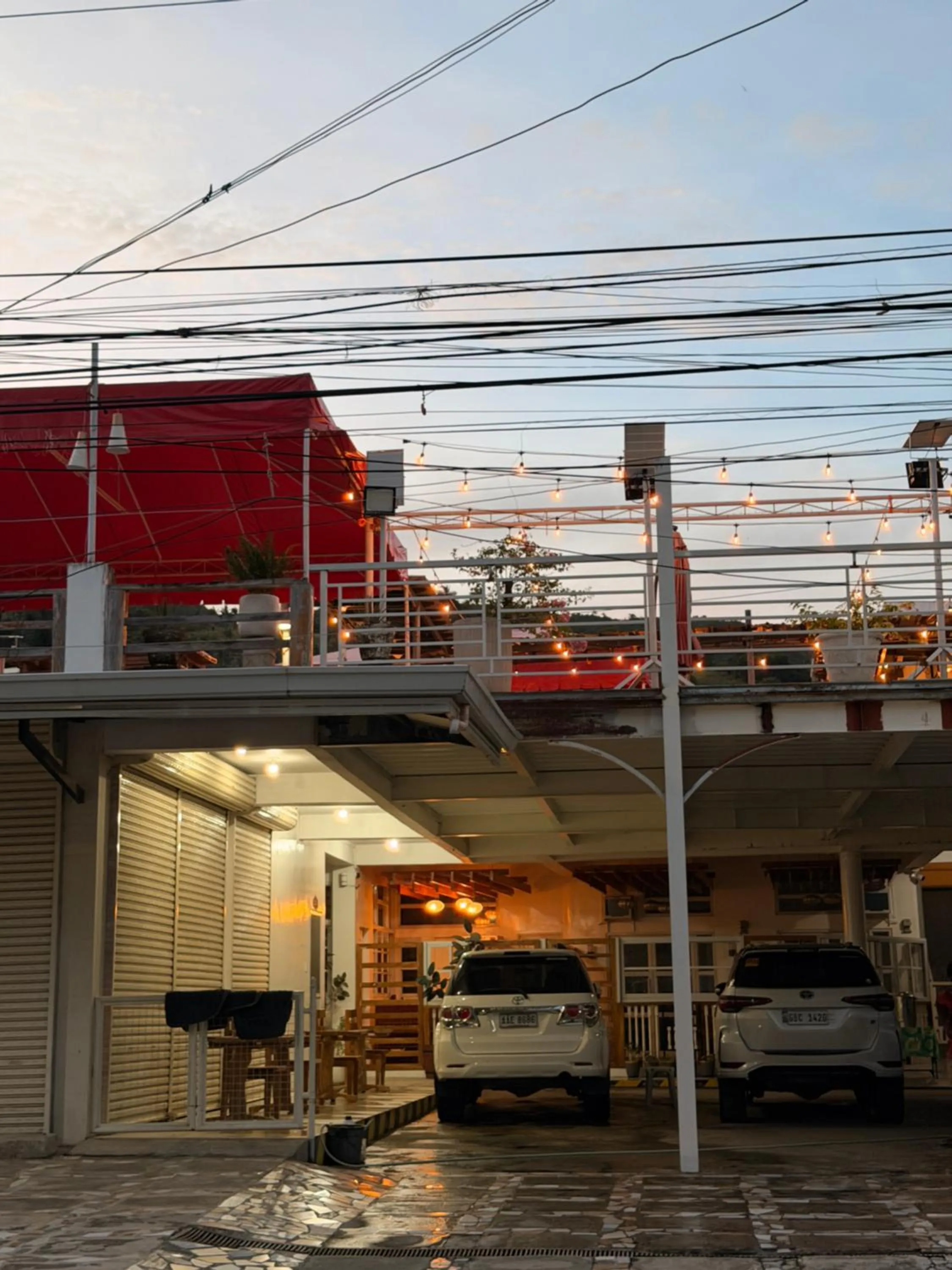 L & M Hearthstones Lodge